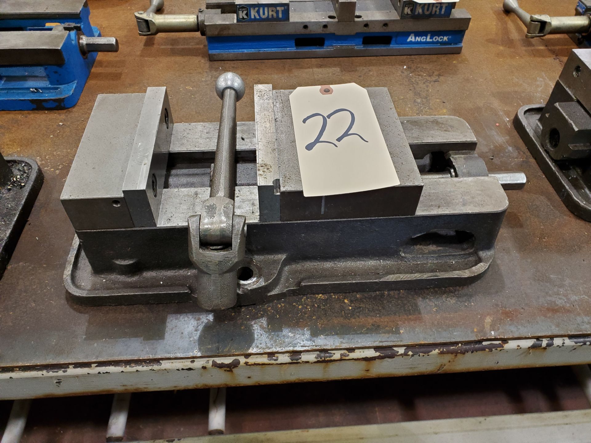 6" Kurt D675 Machine Vise