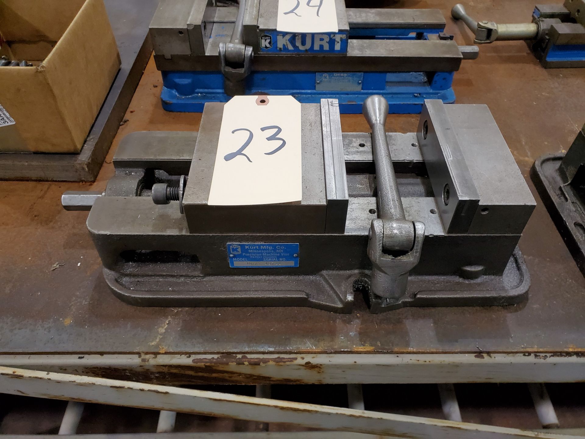 6" Kurt D675 Machine Vise