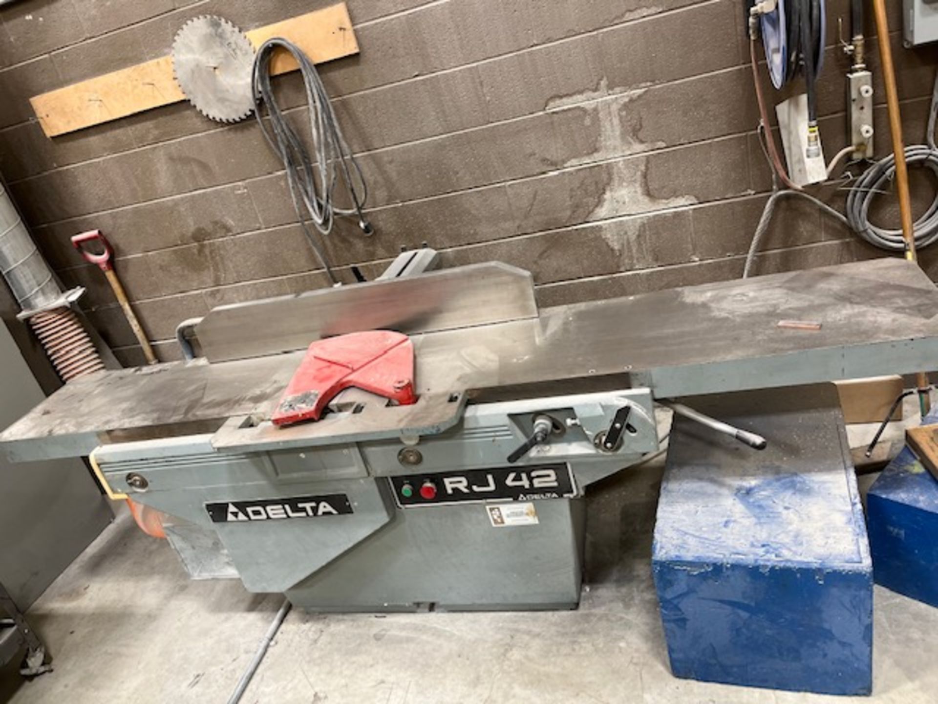 DELTA JOINTER, WDTH 16'', 5HP, SPIRAL CUTTING HEAD 4KNIVES, 230V/3PH/60C, LOCATION, WINDSOR, ONTARIO - Image 2 of 2