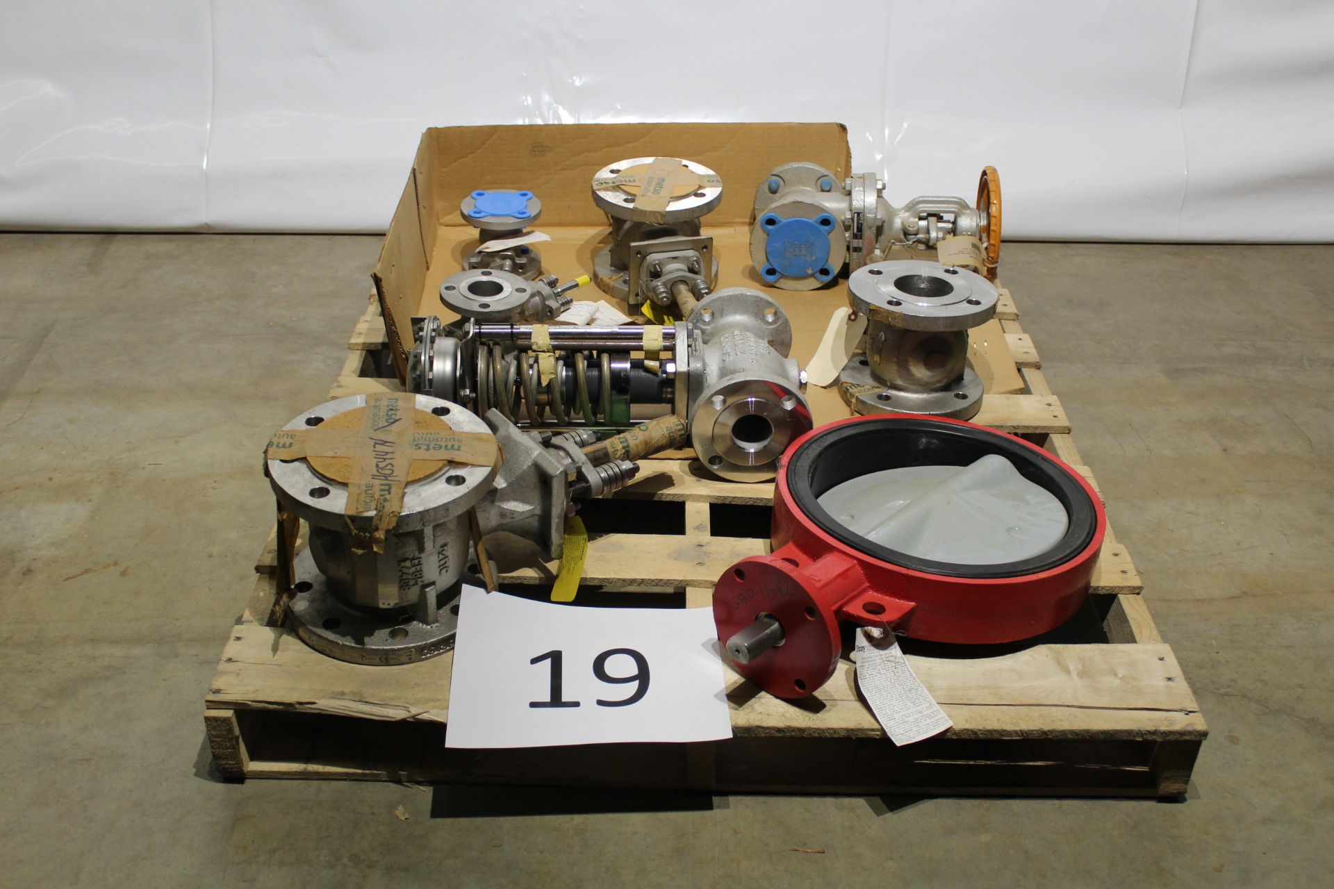 VARIETY OF GATE AND KNIFE VALVES, LOCATION, LONDON, ONTARIO