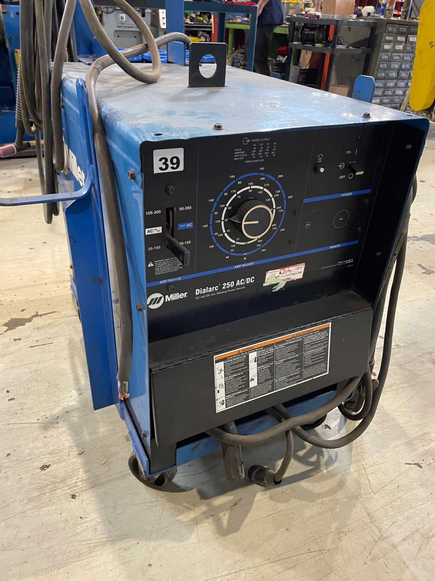 MILLER WELDER, MODEL DIALARC 250 AC/DC, S/N LJ260520V, 250 AMPS, LOCATION, MONTREAL, QUEBEC