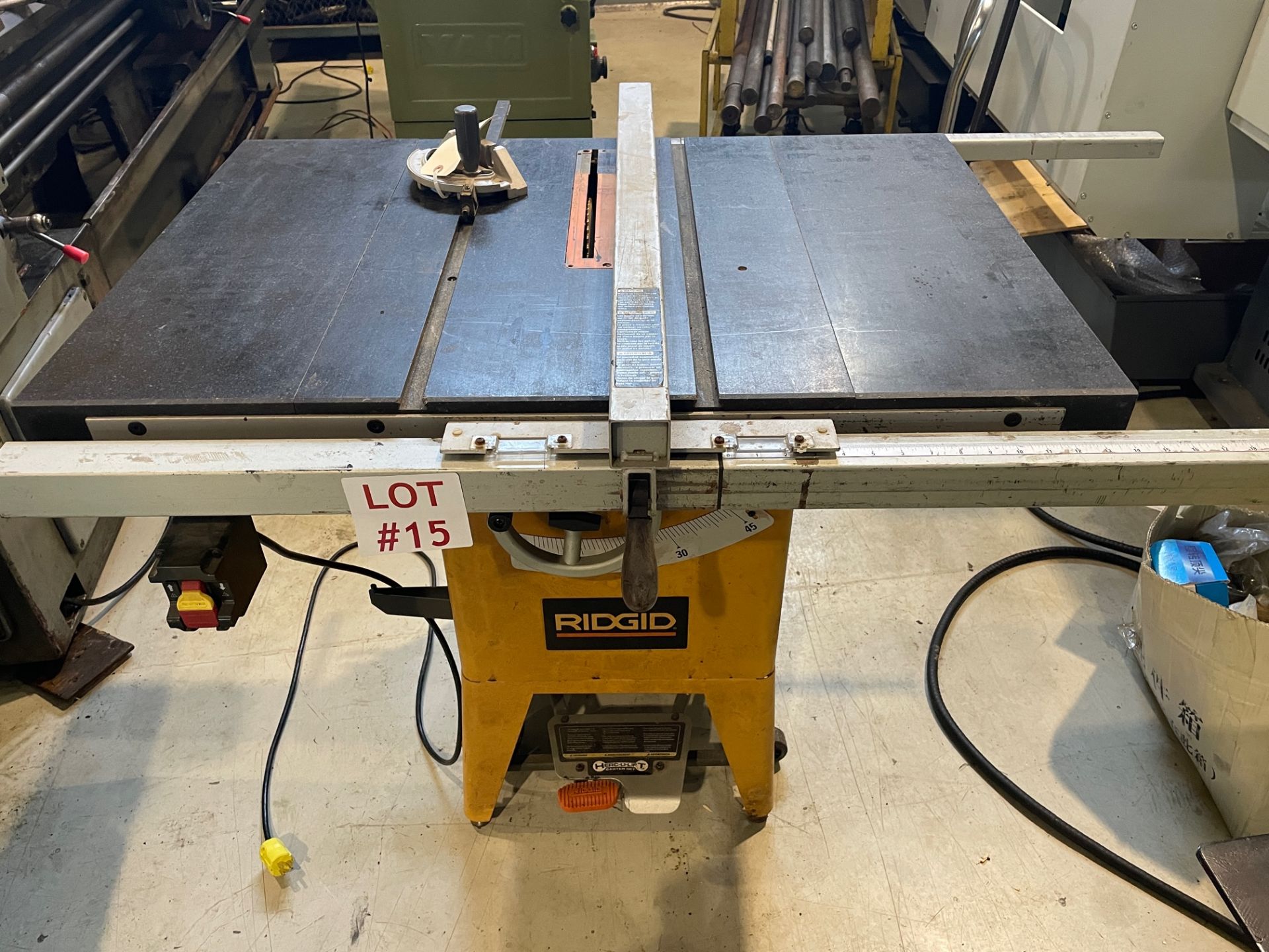 RIGID TABLE SAW, MODEL R4511, S/N CD094813056, 10'' SAW BLADE, LOCATION, MONTREAL, QUEBEC