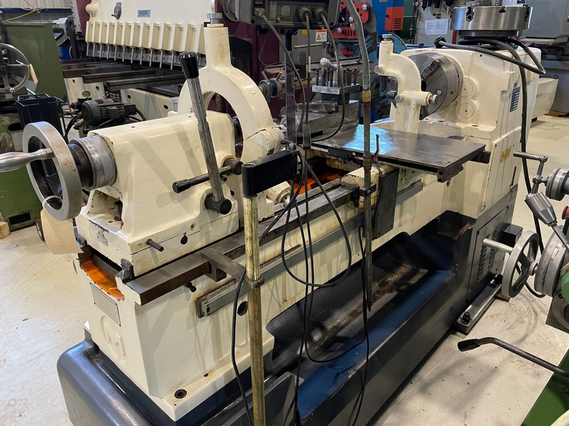 RUNMASTER LATHE, MODEL RUN-410X1000, S/N 001006, 16'' X 40'', LOCATION, MONTREAL, QUEBEC - Image 3 of 8