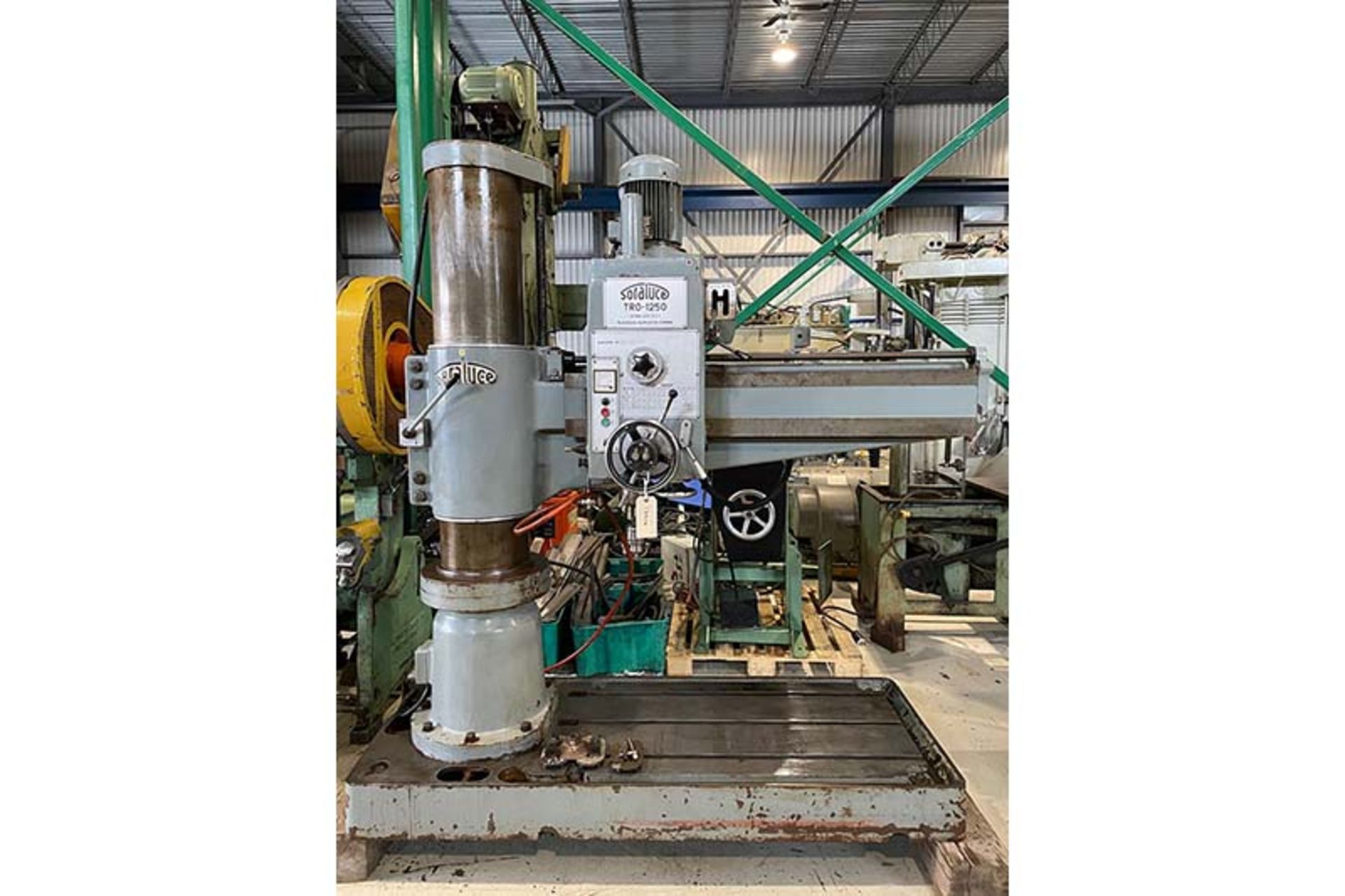 SORALUCE RADIAL DRILL, MDL TRO-1250-15030, S/N 3195 1028, 48'', LOCATION, MONTREAL, QUEBEC - Image 2 of 5