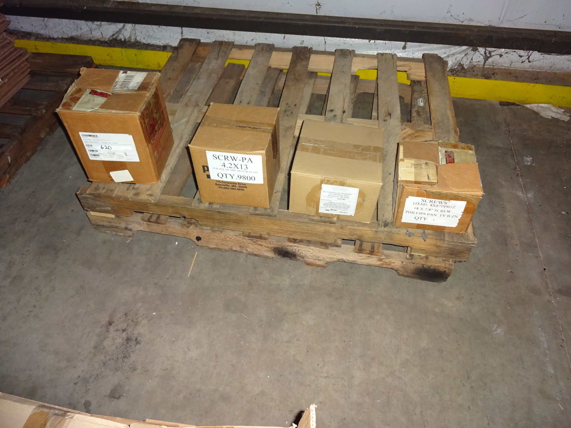 LOT: Assorted Screws & Washers on (4) Pallets - Image 4 of 4