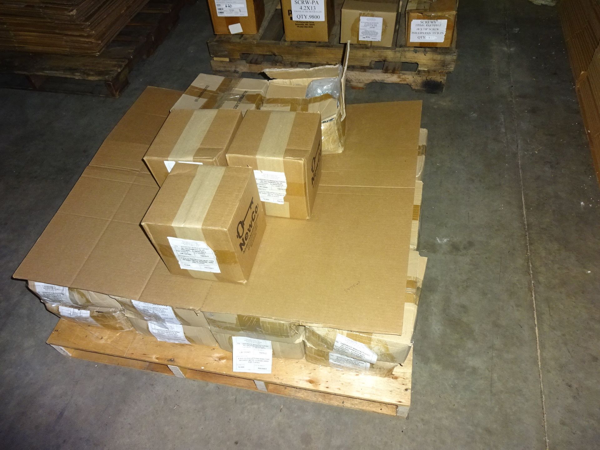 LOT: Assorted Screws & Washers on (4) Pallets - Image 3 of 4