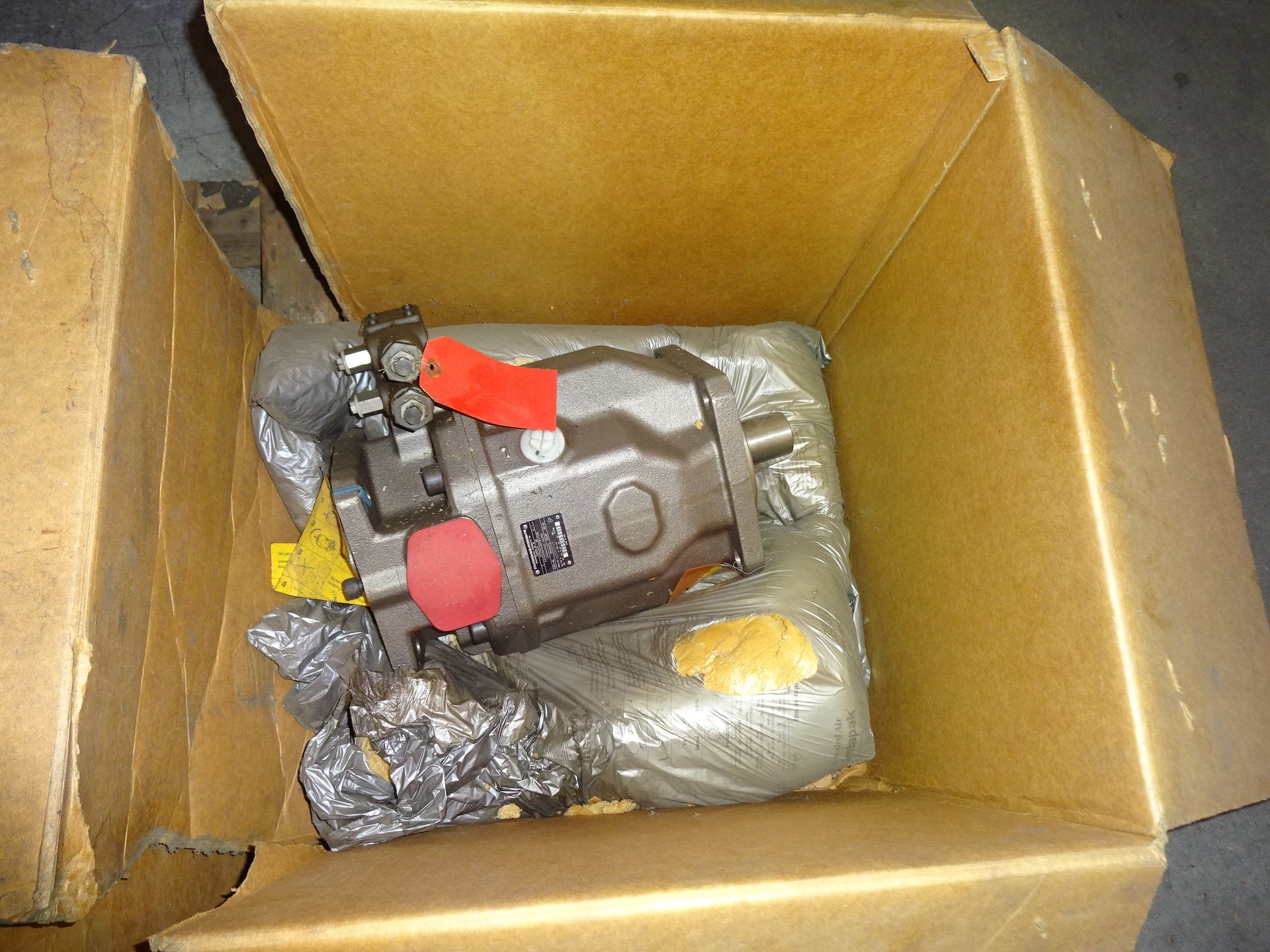 LOT: (2) Assorted Used Hydraulic Pumps