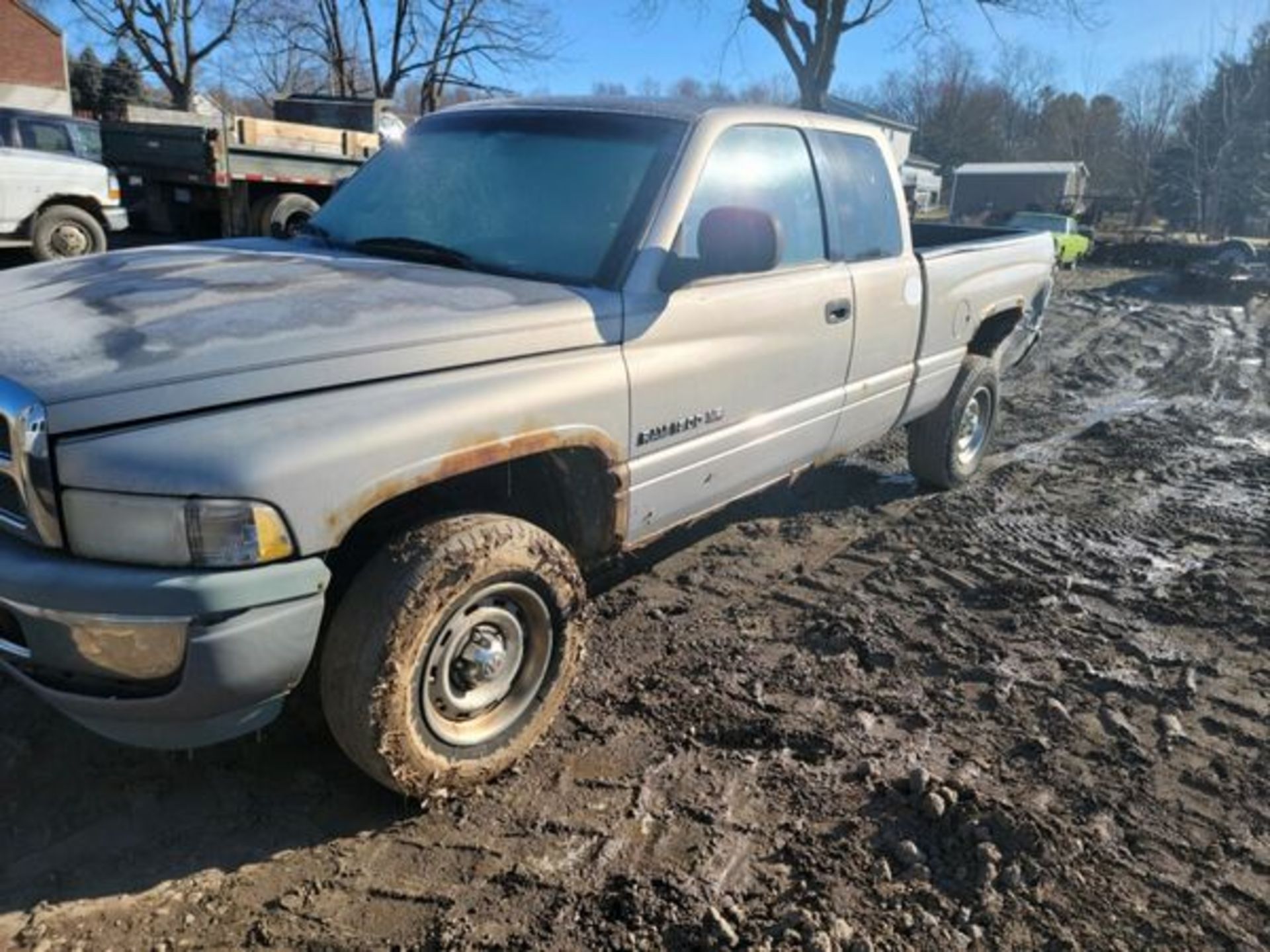 1998 DODGE RAM 1500 EXTENDED CAB 4X4 TRUCK - RUNS GOOD - SALVAGE TITLE - 164,640 MILES - Image 5 of 9