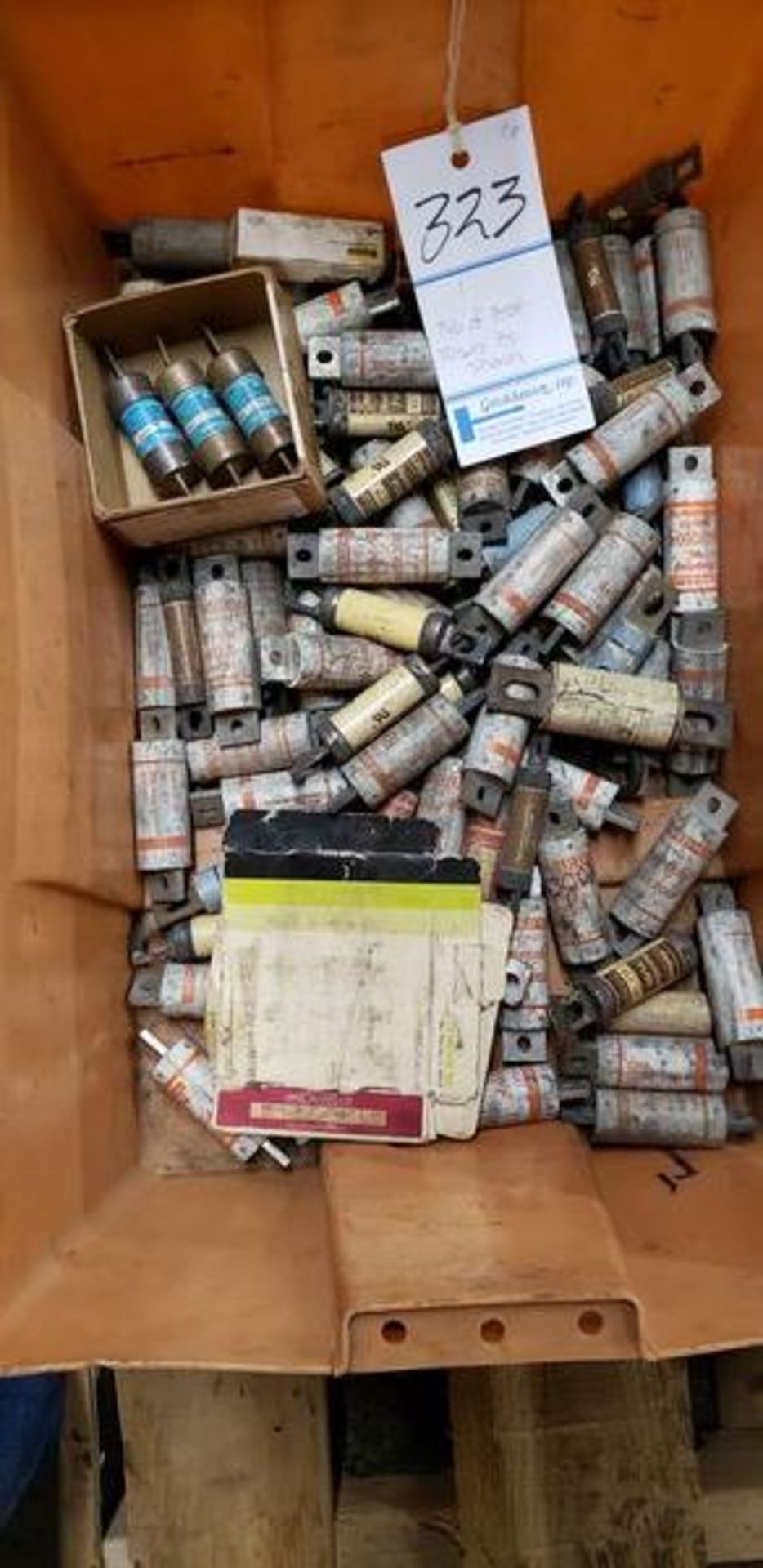 TUB OF ASSORTED FUSES AS SHOWN - Image 2 of 6