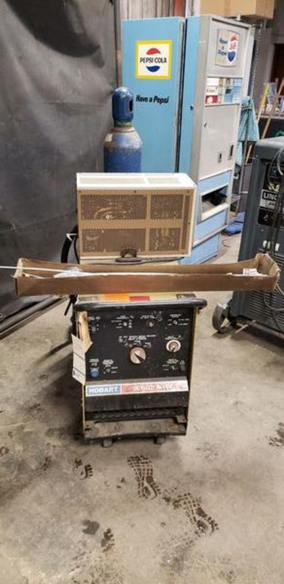 HOBART TIGWELD AC/DC WITH SOLA MINI UPS, TANK AND BOX OF WELDING WIRE