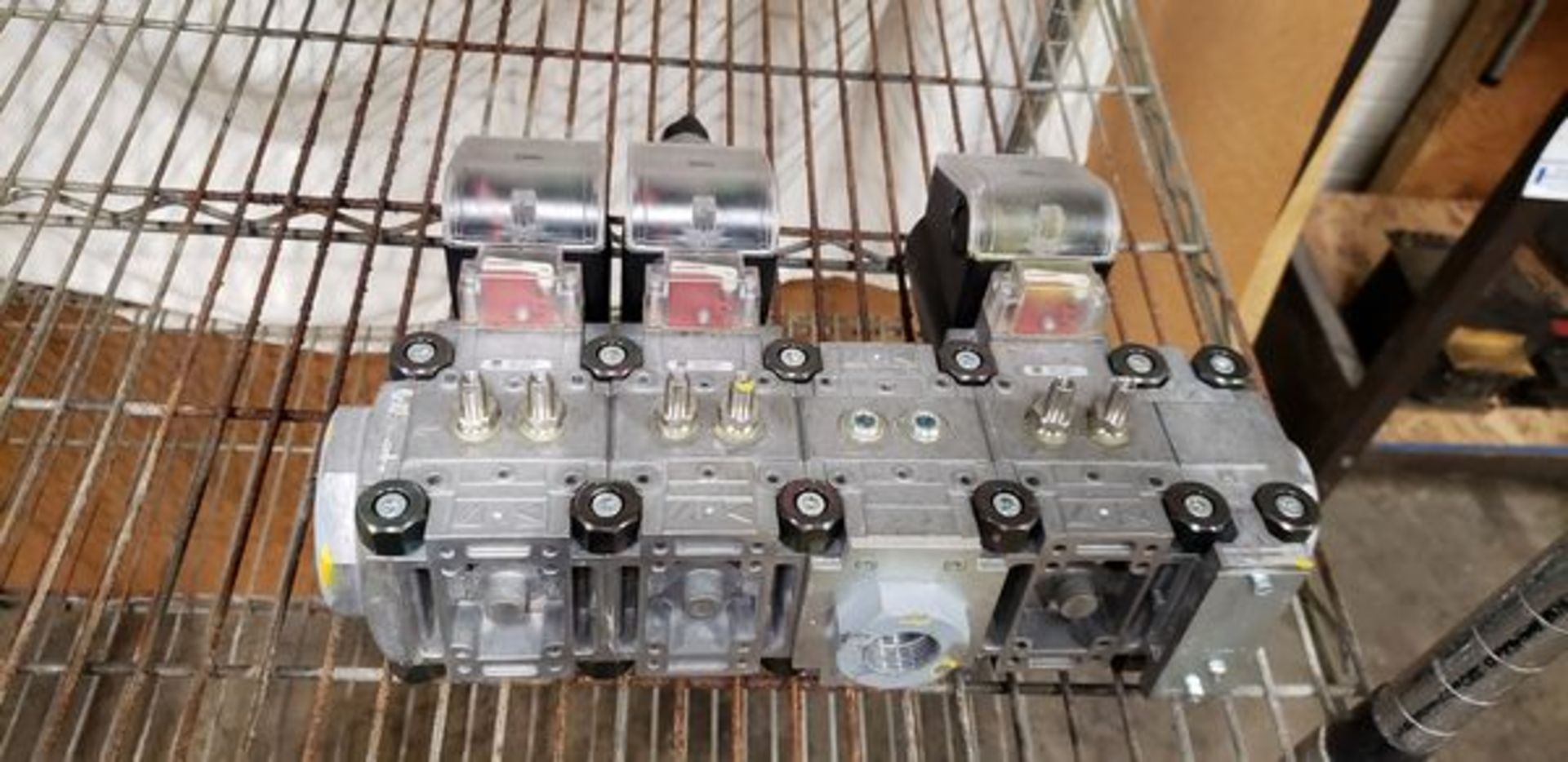 HONEYWELL KROMSCHRODER SOLENOID VALVES WITH MANIFOLD