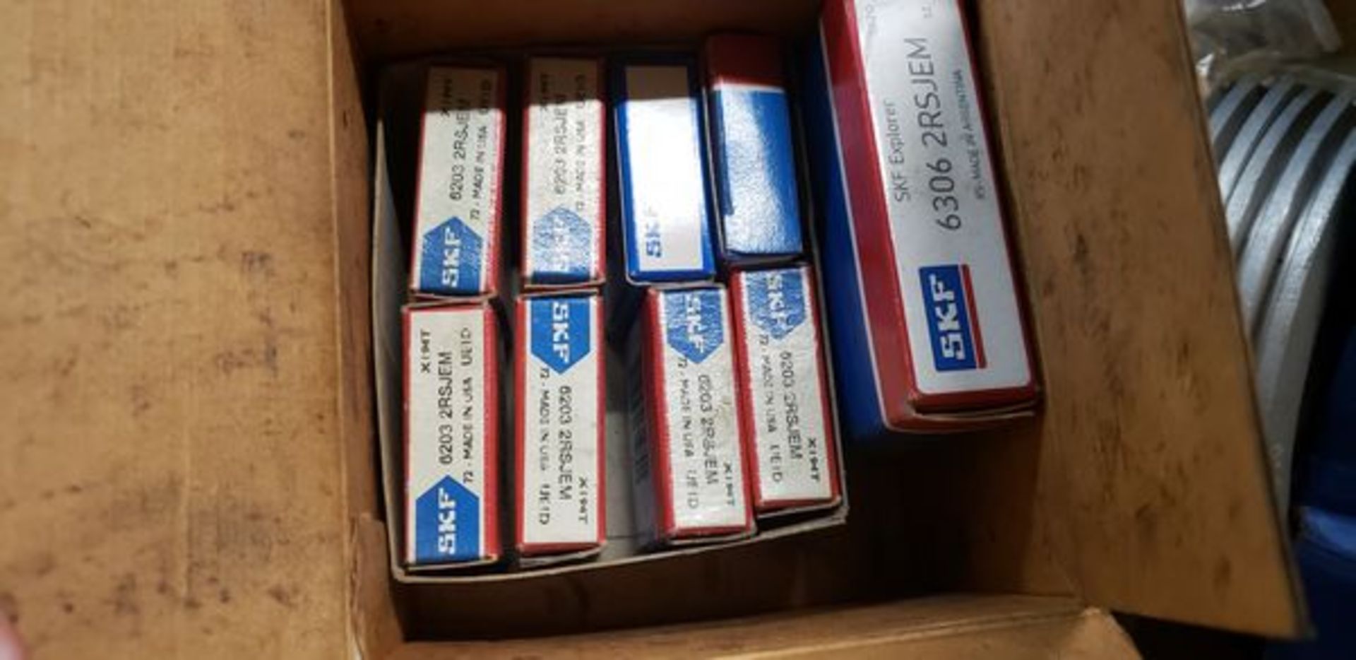 BOX OF FALK COUPLINGS AND MISC - Image 5 of 7