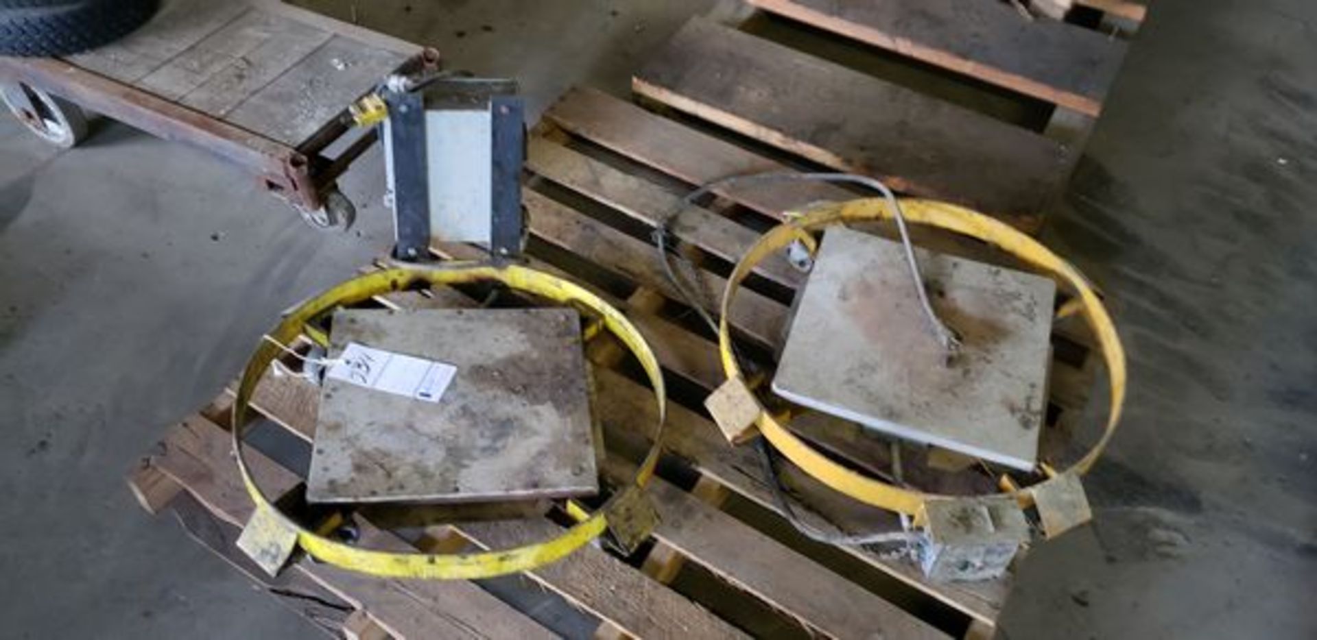 BARREL HEATERS. HEATER ON LEFT IS TESTED AND WORKS AND THE INCOMPLETE HEATER WAS NOT TESTED