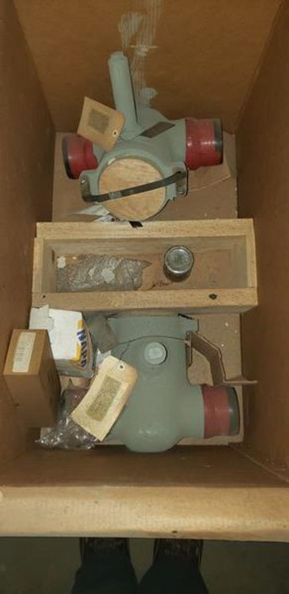 SET OF 2 EDWARDS HYDRO VALVES 3250 PSI - Image 2 of 3