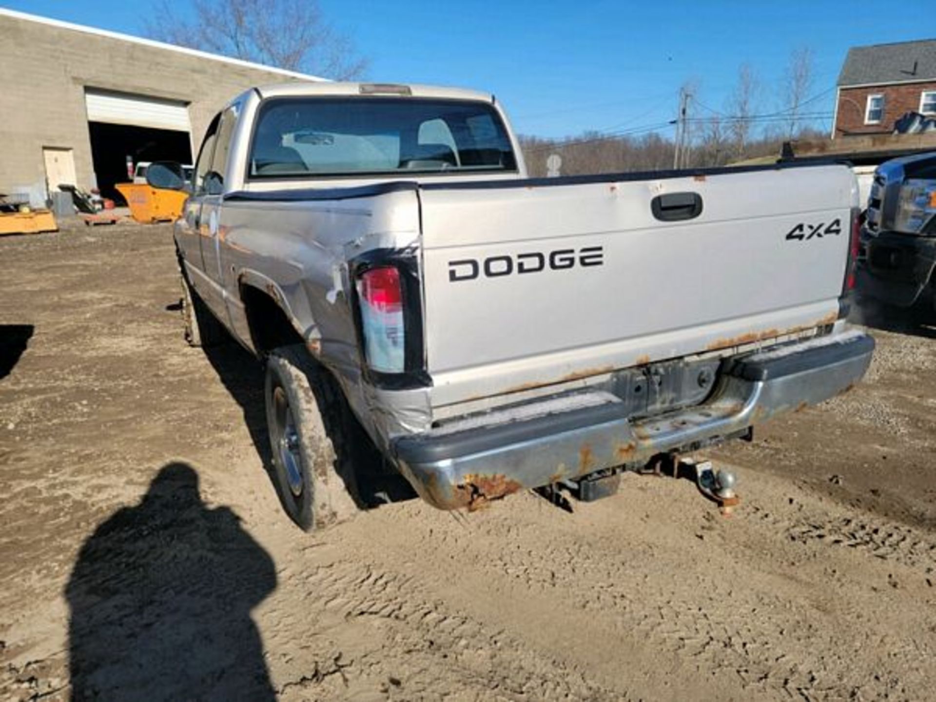 1998 DODGE RAM 1500 EXTENDED CAB 4X4 TRUCK - RUNS GOOD - SALVAGE TITLE - 164,640 MILES - Image 3 of 9