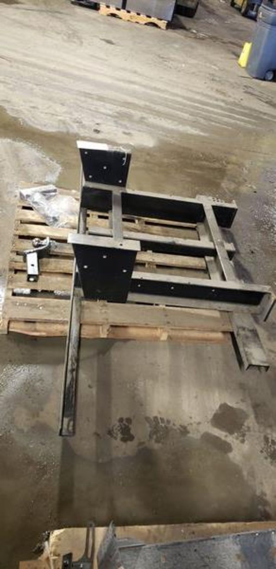 TRUCK HITCH FRAME - Image 2 of 3