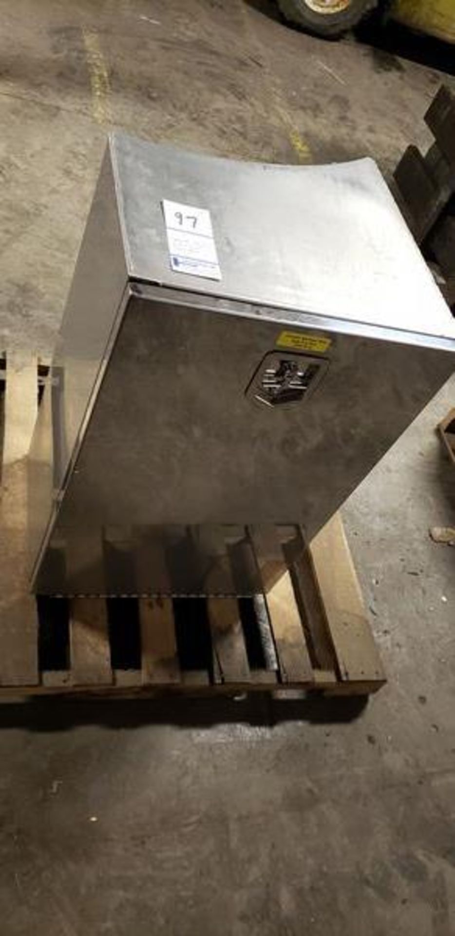 SMOOTH STAINLESS STEEL TANK TOOL BOX