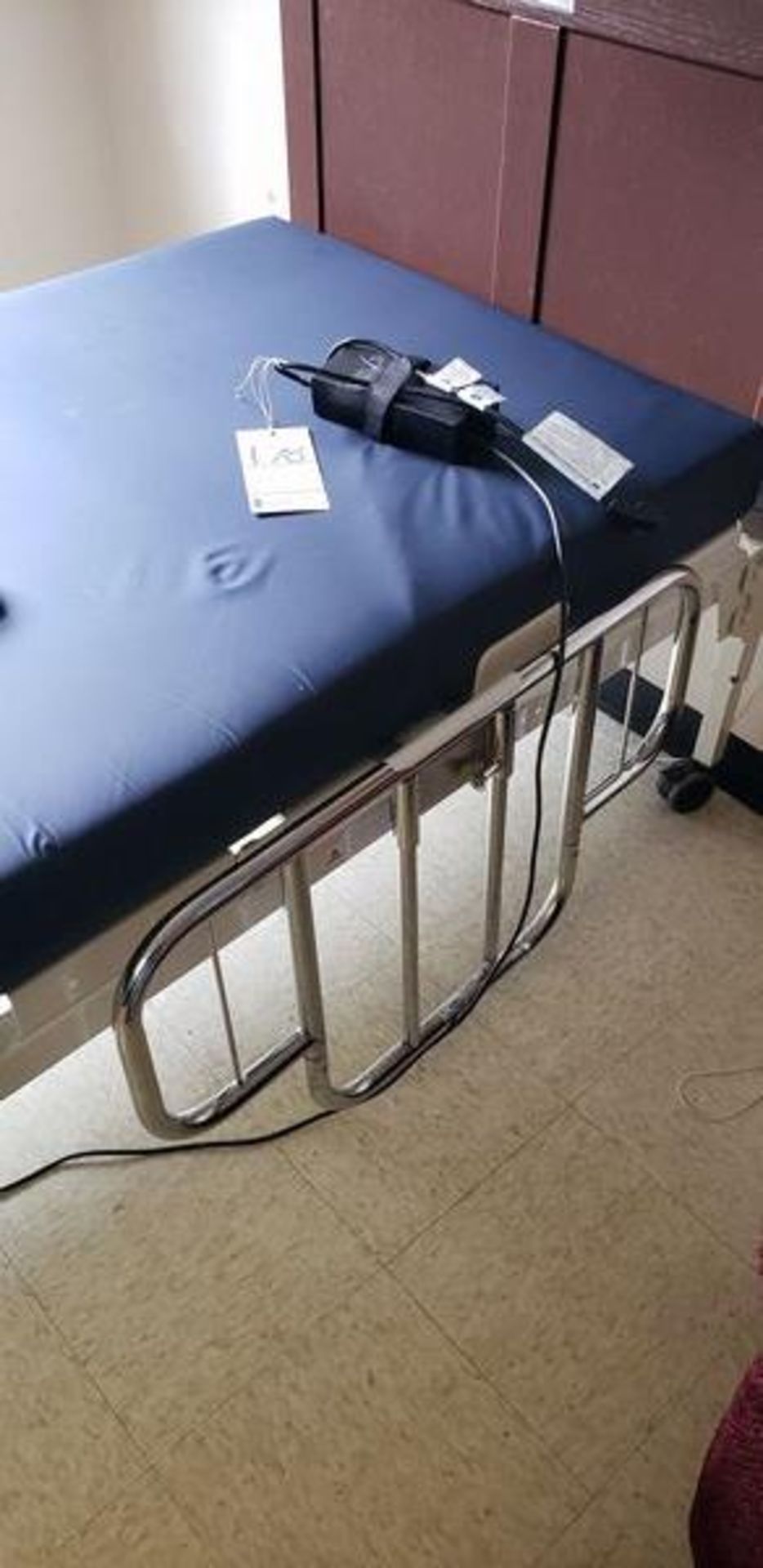 INVACARE G50 HOSPITAL BED - Image 4 of 5