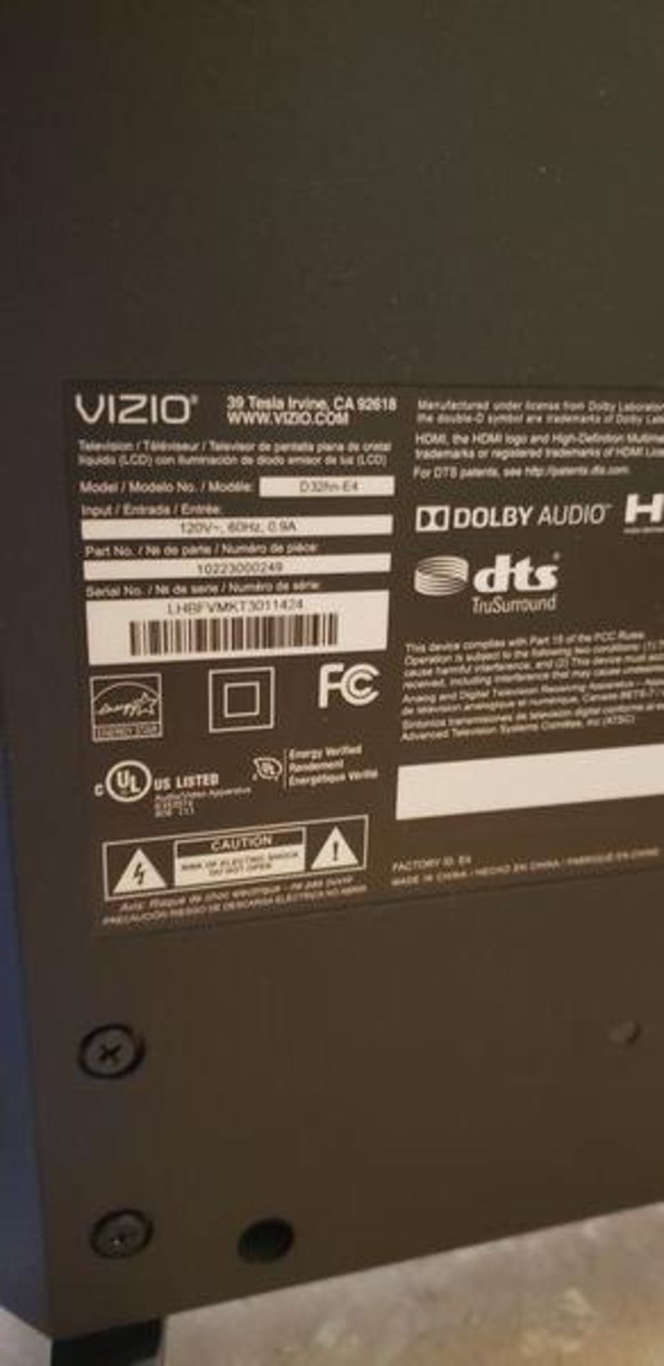 32" VIZIO LCD TV WITH REMOTE MODEL # D32HN-E4 - Image 2 of 2