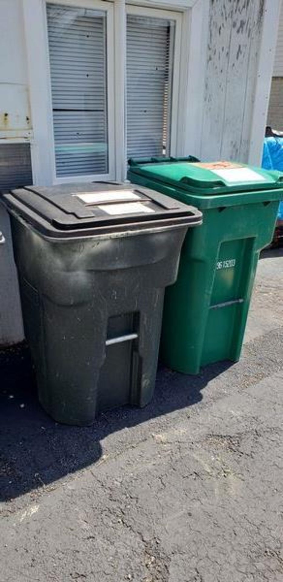 5 ROLLING TRASH BINS OUTSIDE - Image 5 of 5