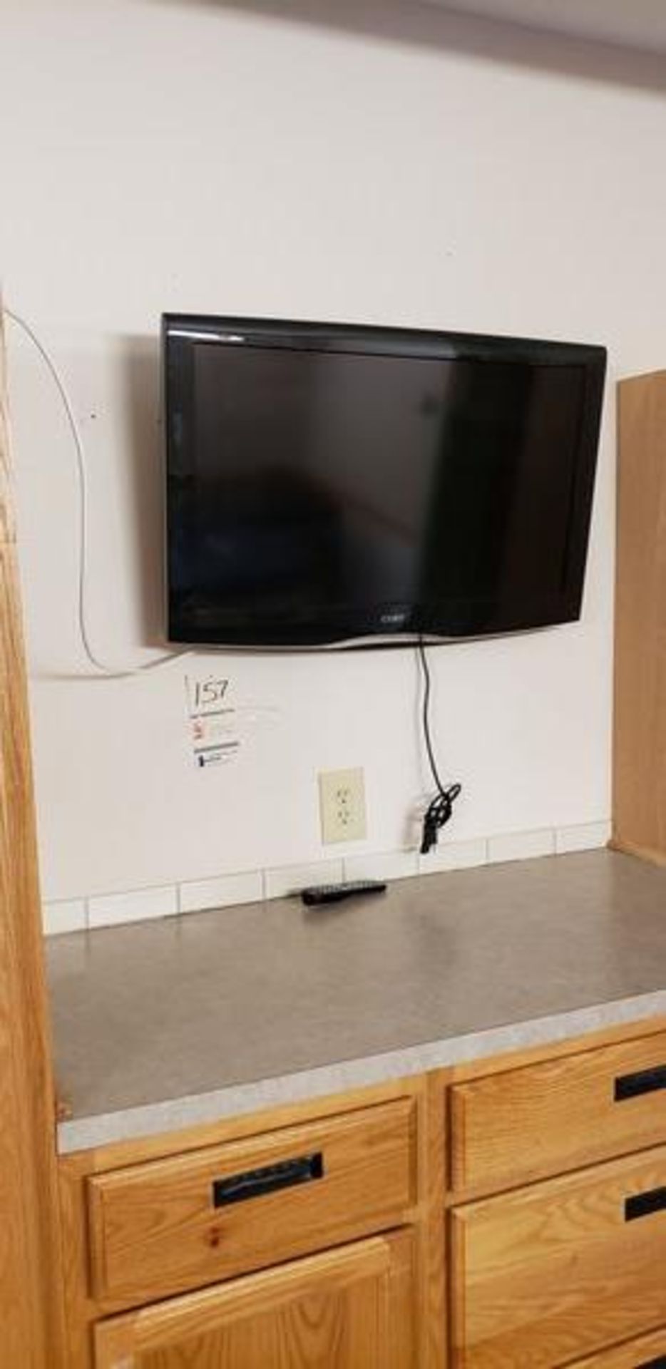 32" COLBY FLAT SCREEN TV