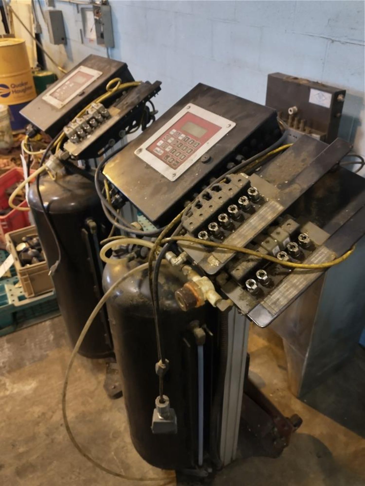 LOT OF (2) UNIST PRESSURE CONTROL UNITS AND (1) PAX LAB SYSTEM - Image 2 of 7