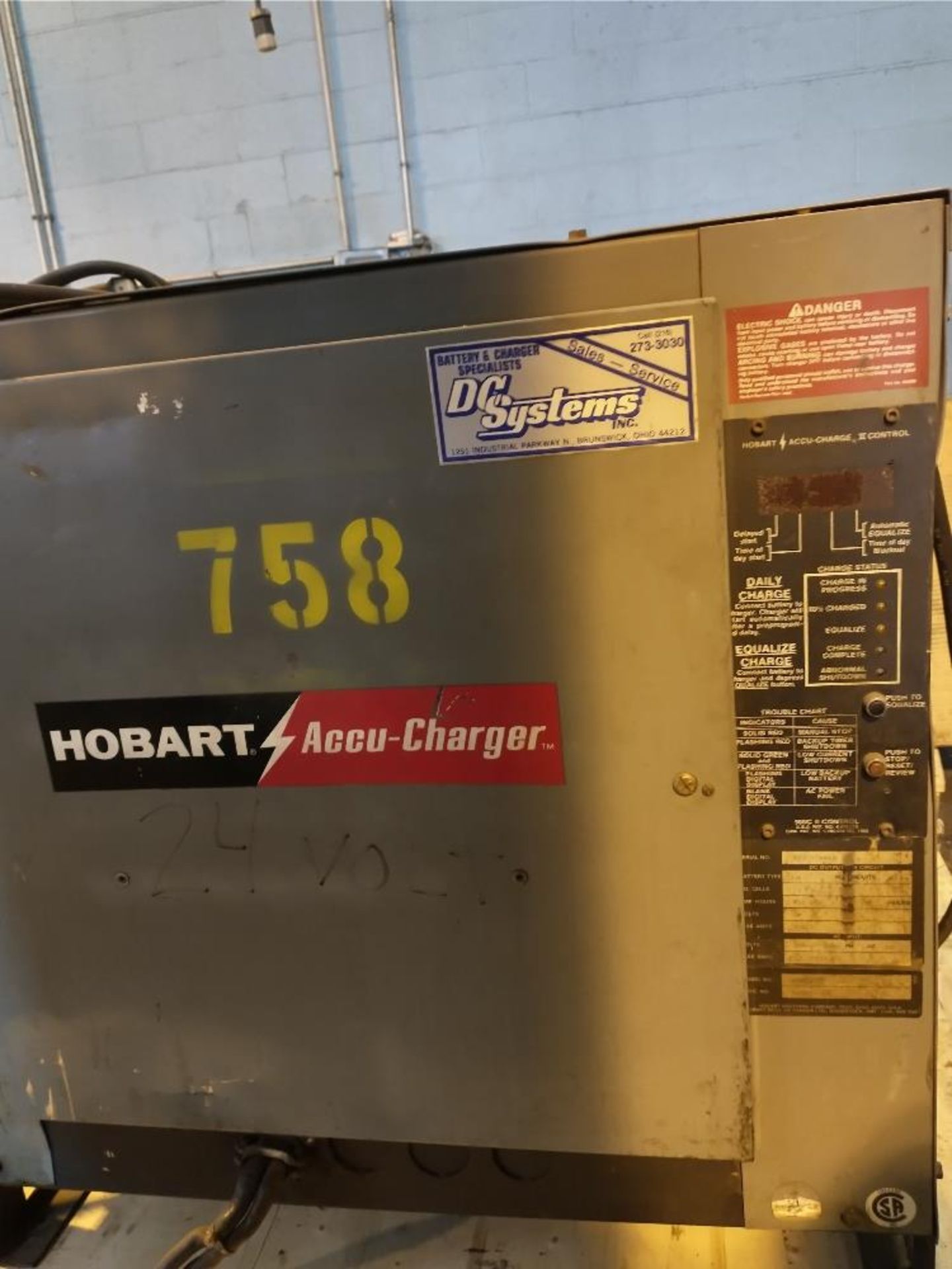 HOBART ACCU-BATTERY CHARGER - Image 2 of 5