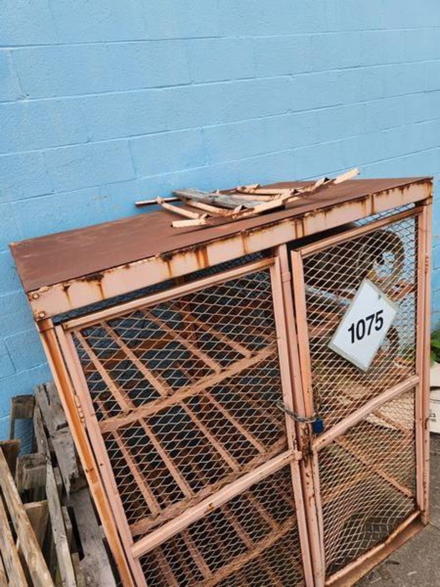 14 TANK PROPANE CAGE (NO TANKS) - Image 4 of 4