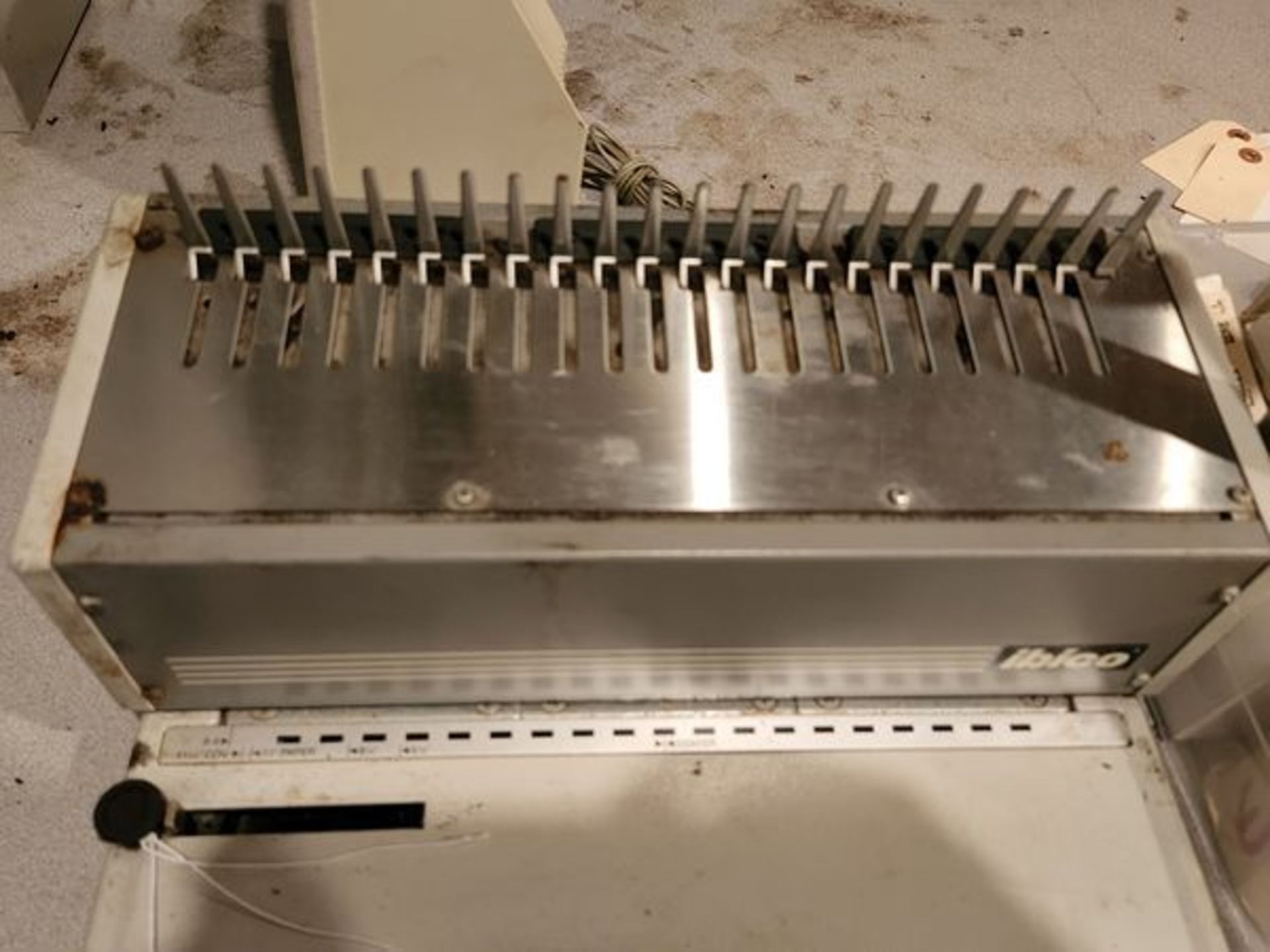 IBICO BINDING MACHINE, MANUAL - Image 3 of 3