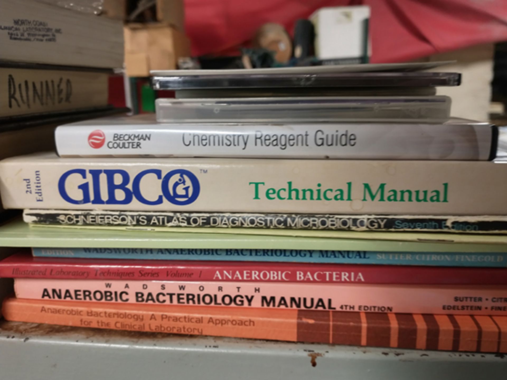 LOT OF MEDICAL BOOKS AND MICROSCOPE SLIDES - Image 4 of 6