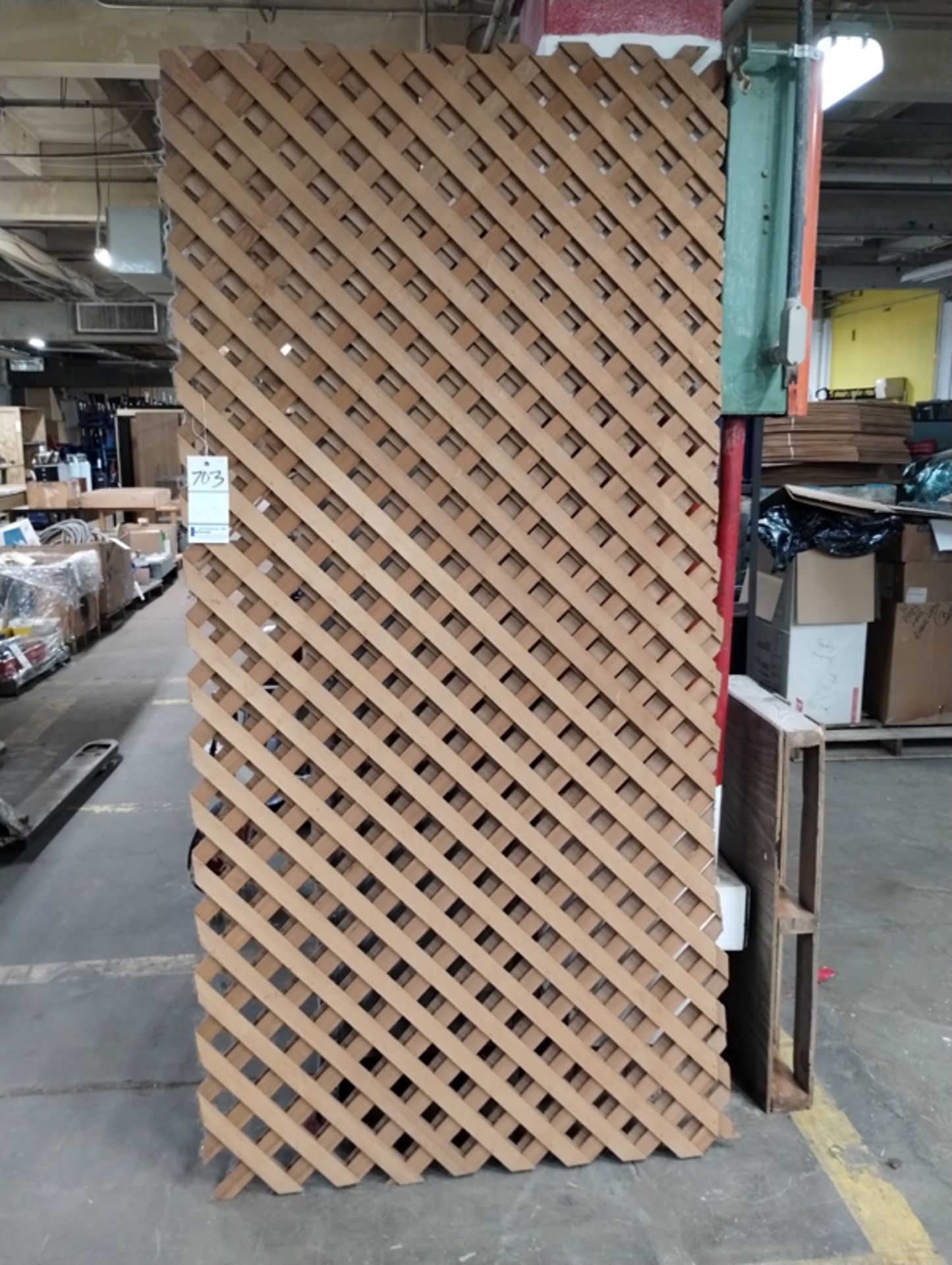 2 SHEETS OF LATTICE 4' X 8'