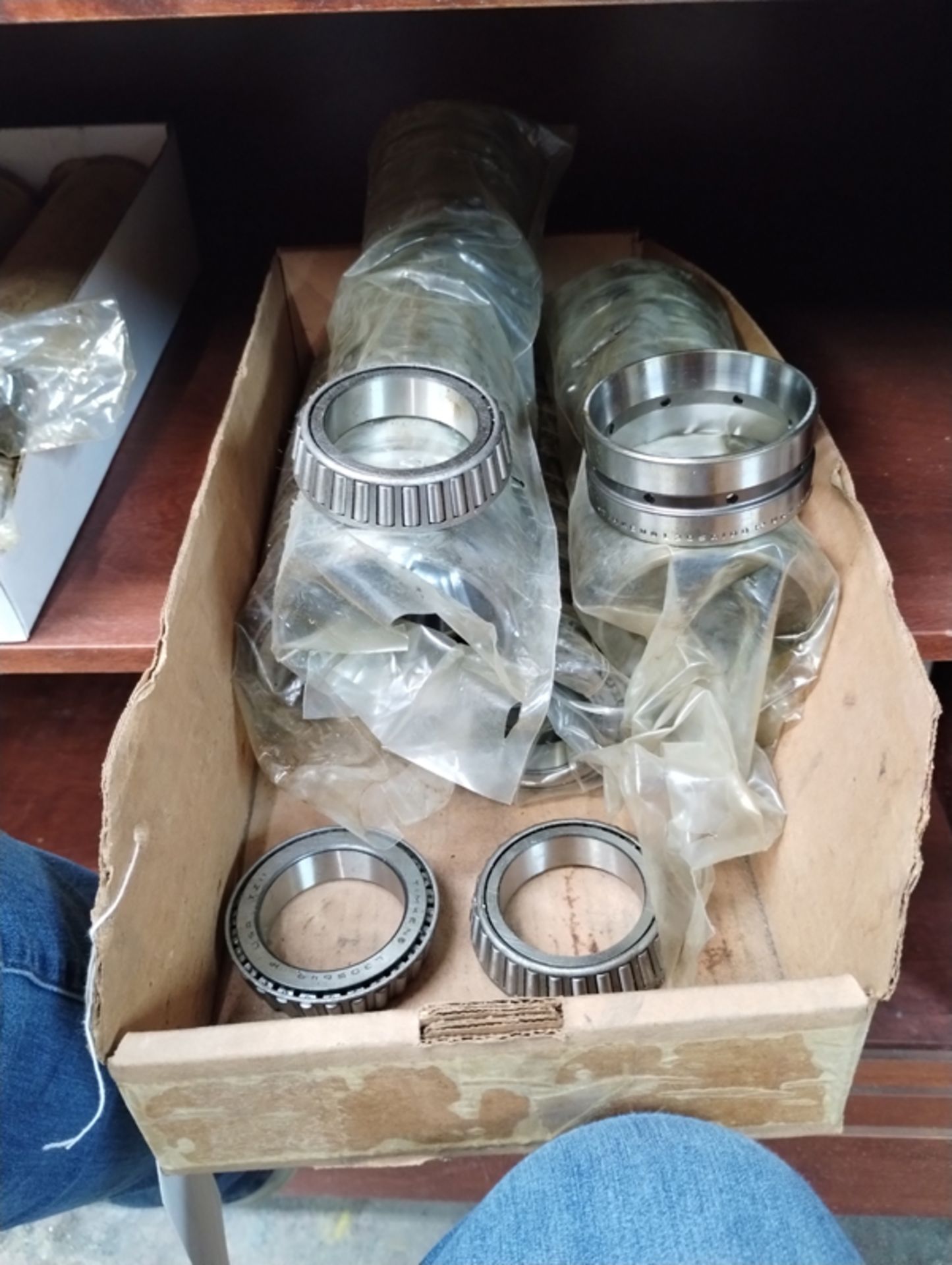 TRAY OF TIMKEN CONES AND CUPS (31) L305649 , (16) L305610D