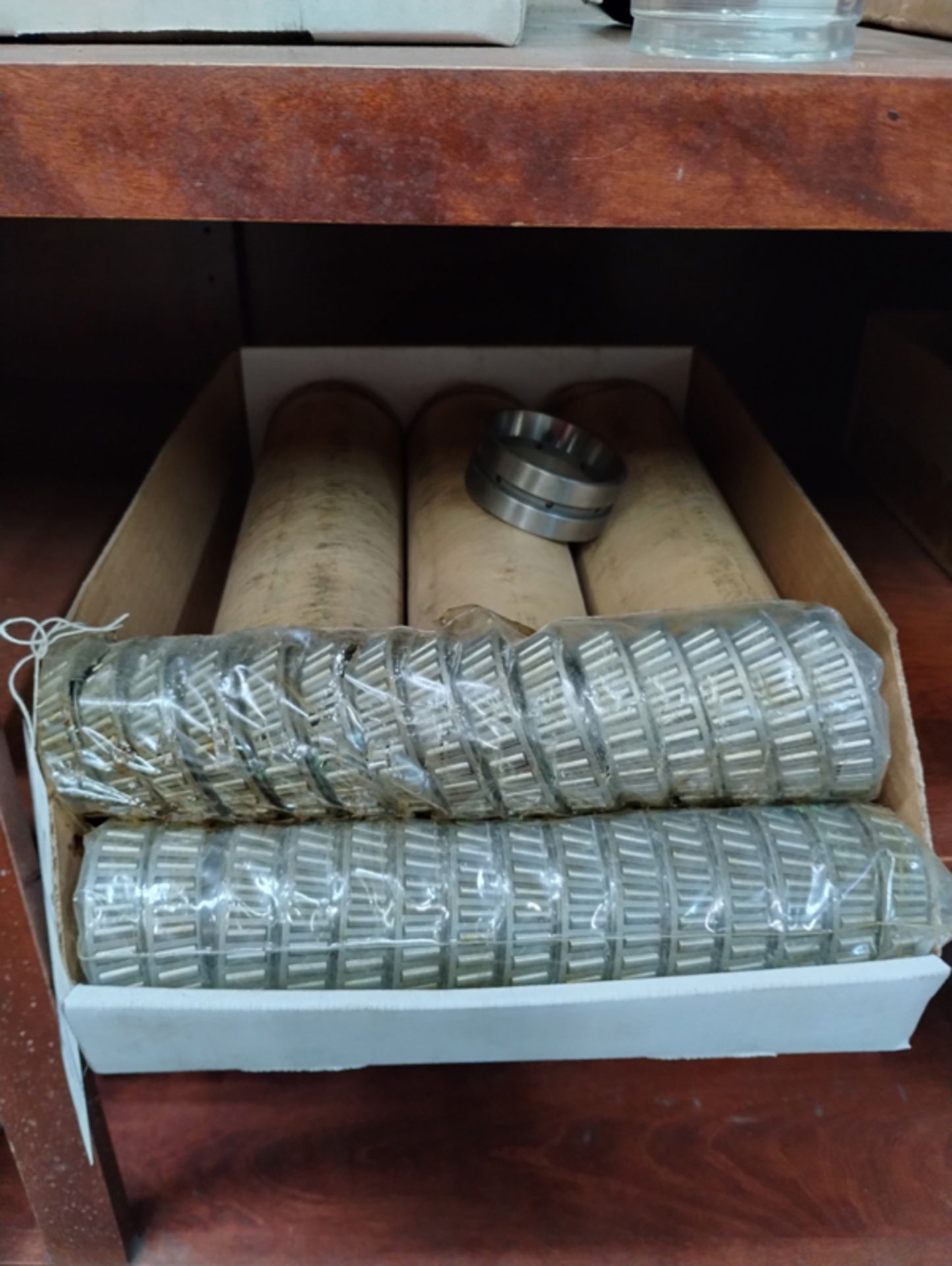 TRAY OF TIMKEN CONES AND CUPS (30) L305649 , (28) L305610D