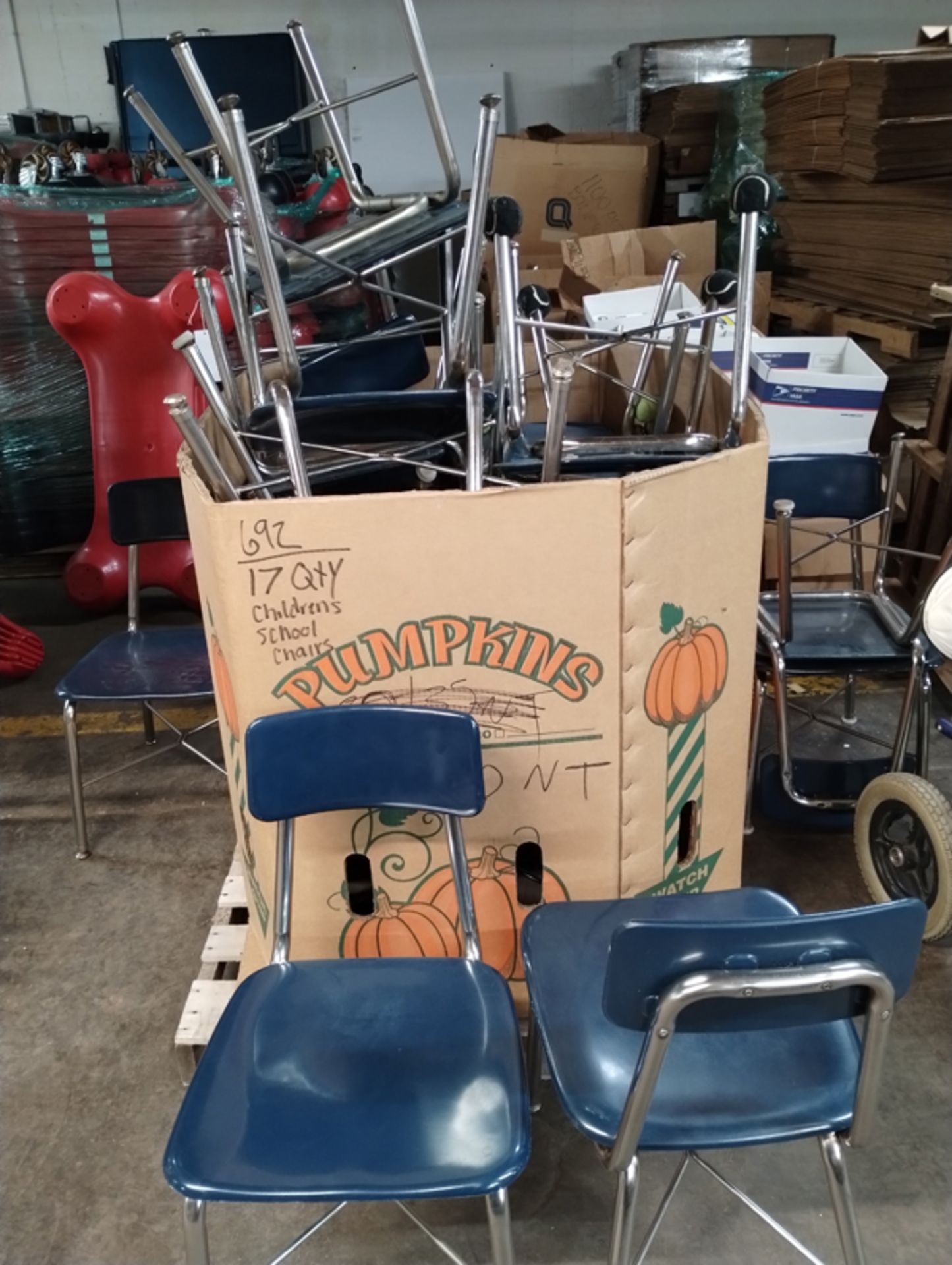 LOT OF 17 CHILDRENS SCHOOL CHAIRS