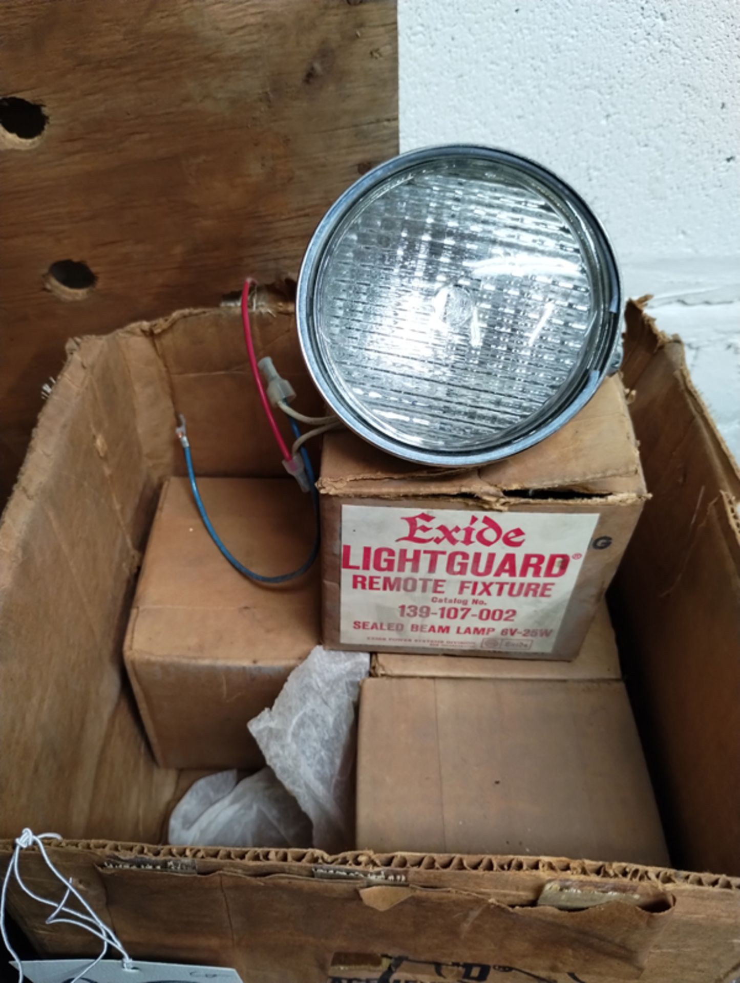 BOX OF EXIDE LAMPS 139-107-002