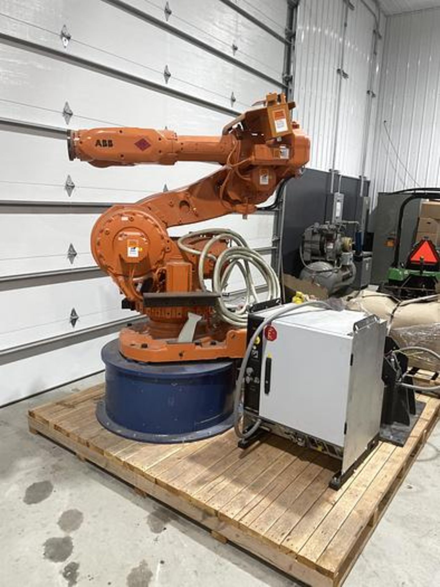 ABB IRB 6600-225/2.55 ROBOT CELL WITH 7TH & 8TH AXIS 40KG INDEXING TABLE