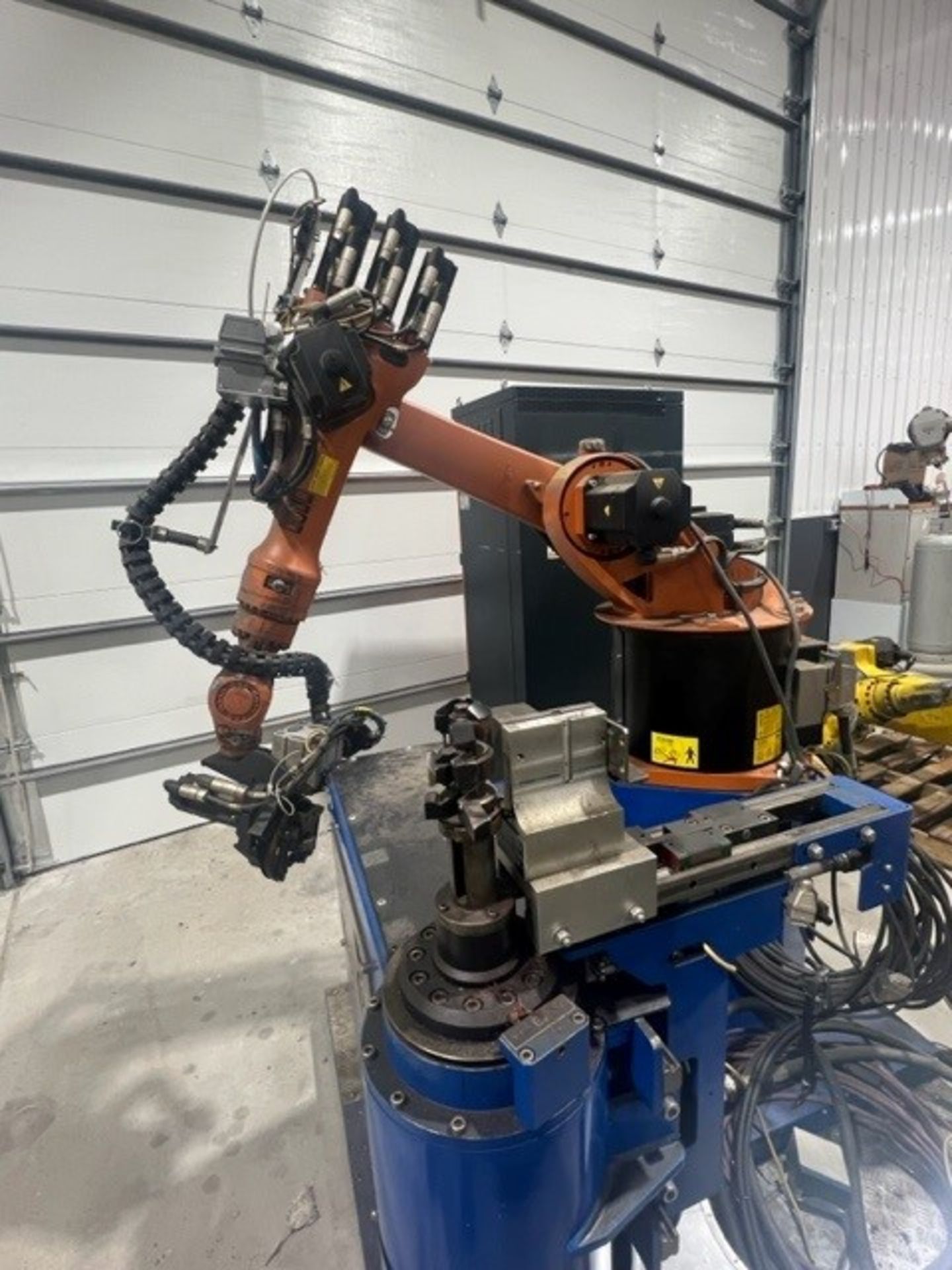KUKA ROBOT KRC4 TUB BENDING CELL WITH CONTROLLER, TEACH & CABLES, SERVO DRIVEN 7TH AXIS - Image 2 of 9
