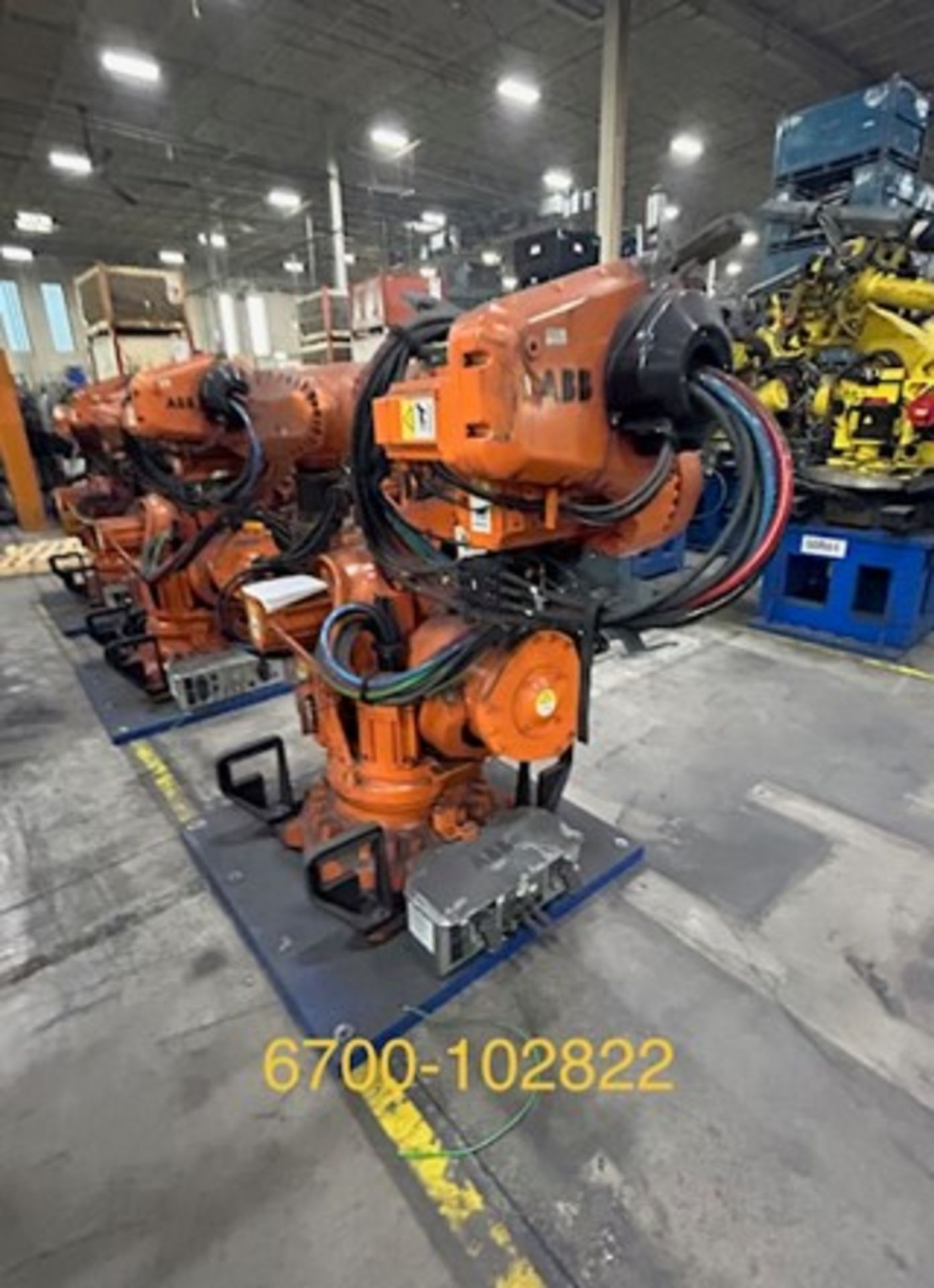 ABB ROBOT IRB 6700 M2004 W/ IRC5 CONTROLS, CABLES AND TEACH PENDANT, YEAR 2015, SN 102822 - Image 2 of 6