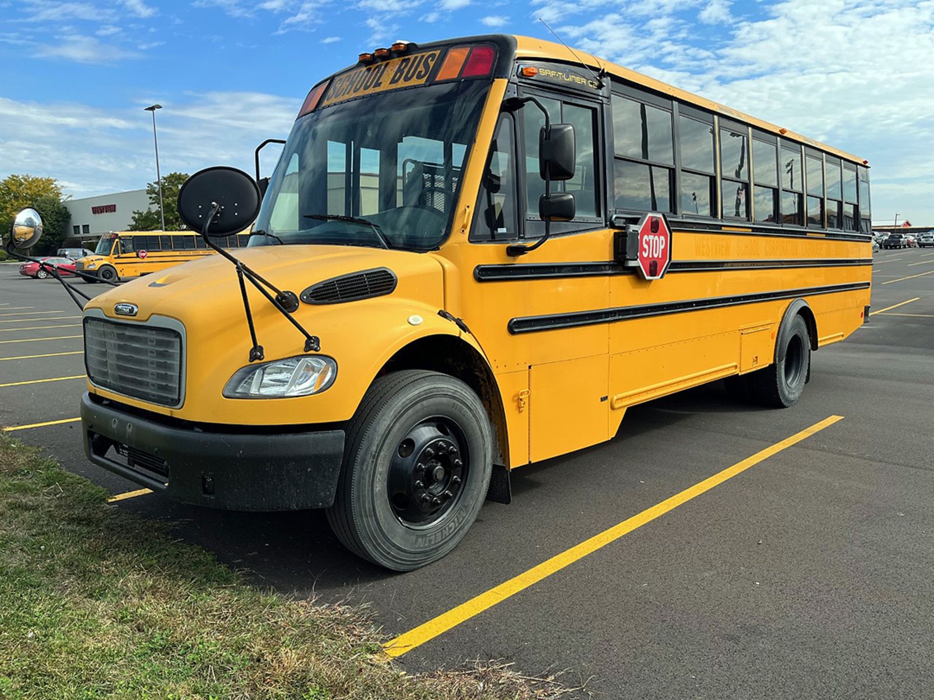 2008 20-passenger Thomas SAF-T-LINER C2 with Wheelchair Lift, 232,867 miles, DDS 5.1L engine Detroit