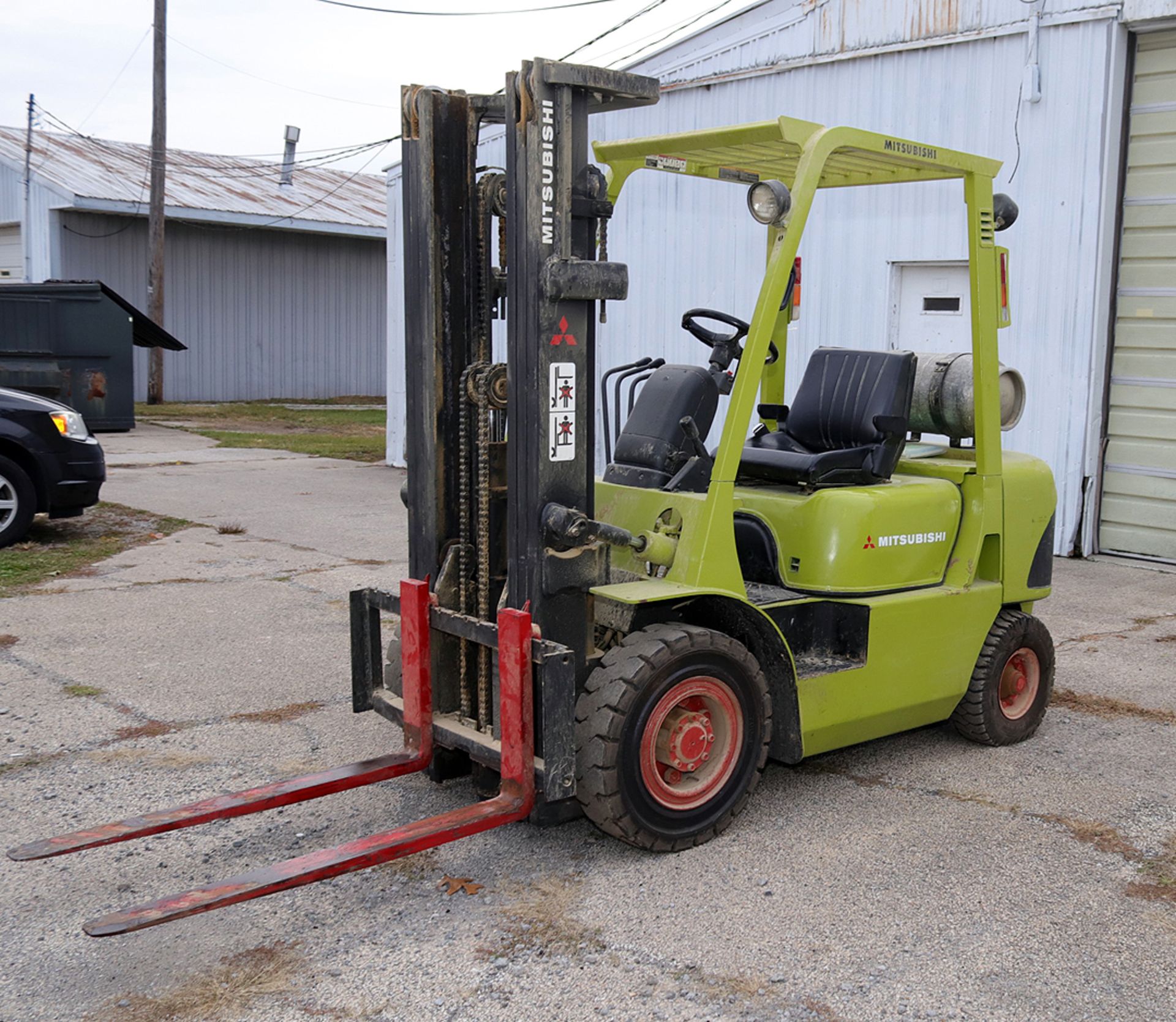 Mitsubishi Model FG25K 4K Lb LP gas forklift, tank not included, 3 stage mast, 42" forks, 7.00-12