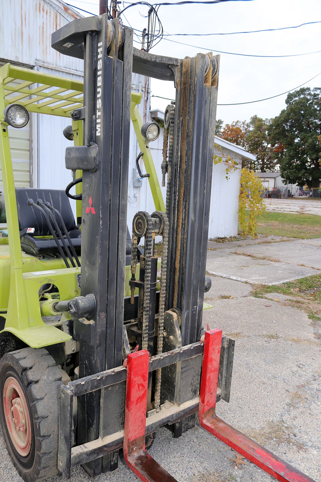 Mitsubishi Model FG25K 4K Lb LP gas forklift, tank not included, 3 stage mast, 42" forks, 7.00-12 - Image 12 of 13