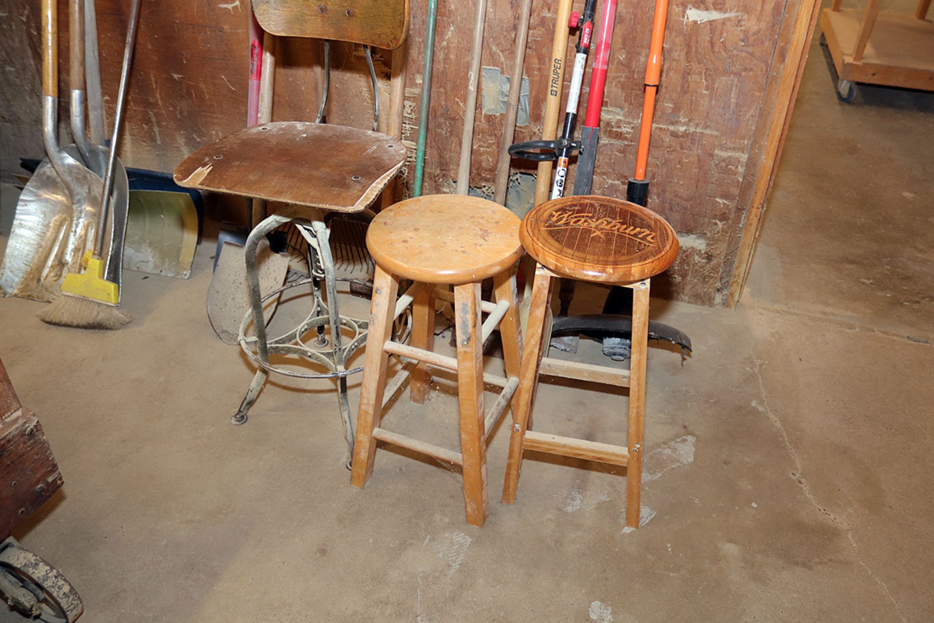 Shovels, Rakes, other hand tools and stools - Image 2 of 6