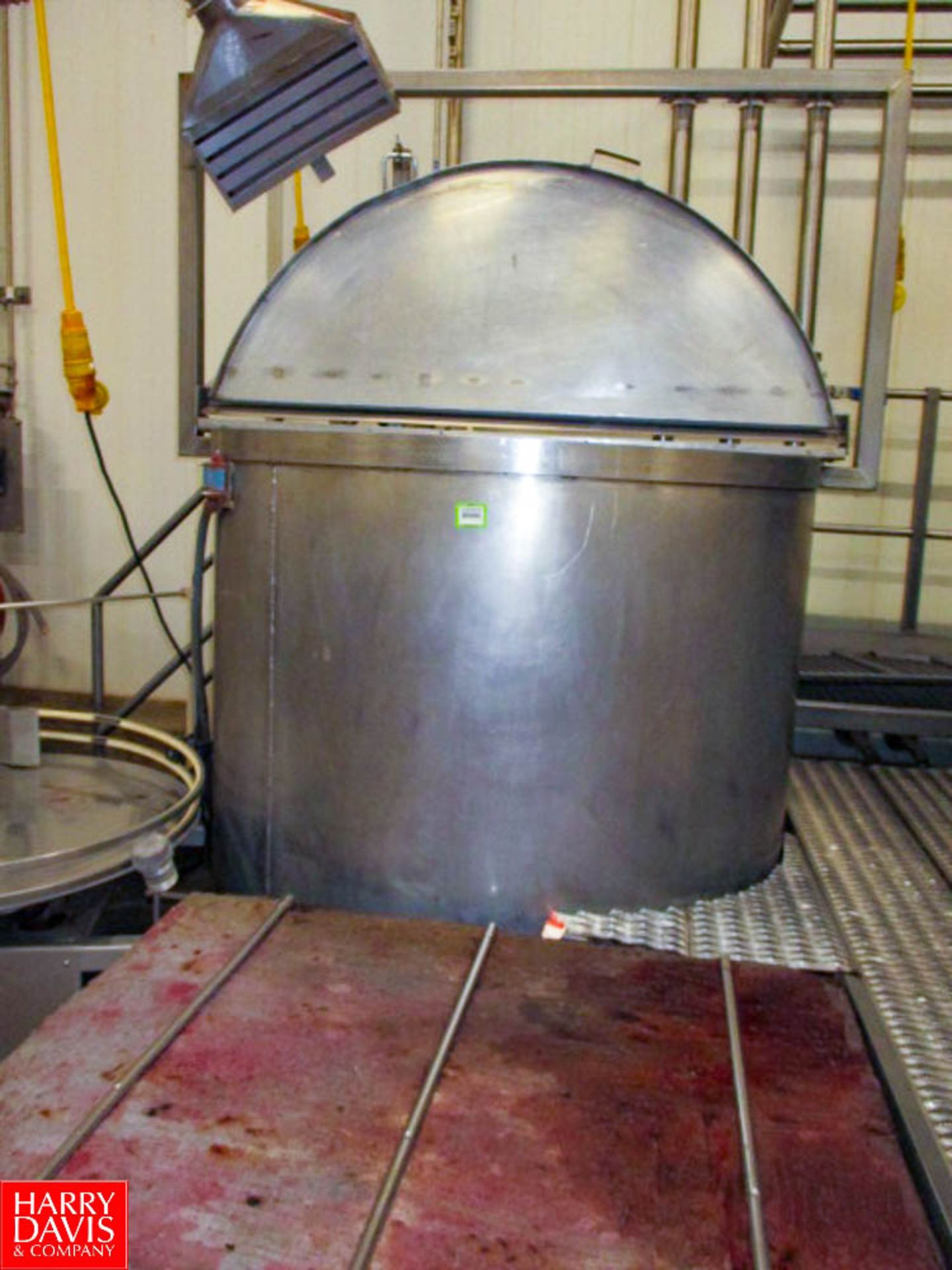 S/S Mixing Vessel with Baldor Electric Motor and Agitator HIT# 2322419 - Rigging Fee: $100