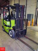 Clark CGC25 4-Wheel LP Gas Forklift Truck Hours: 3109; Triple-Stage Mast, with 4' Forks,