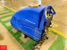 American-Lincoln Encore L25HD Automatic Floor Scrubber - Riggers Fee: $400