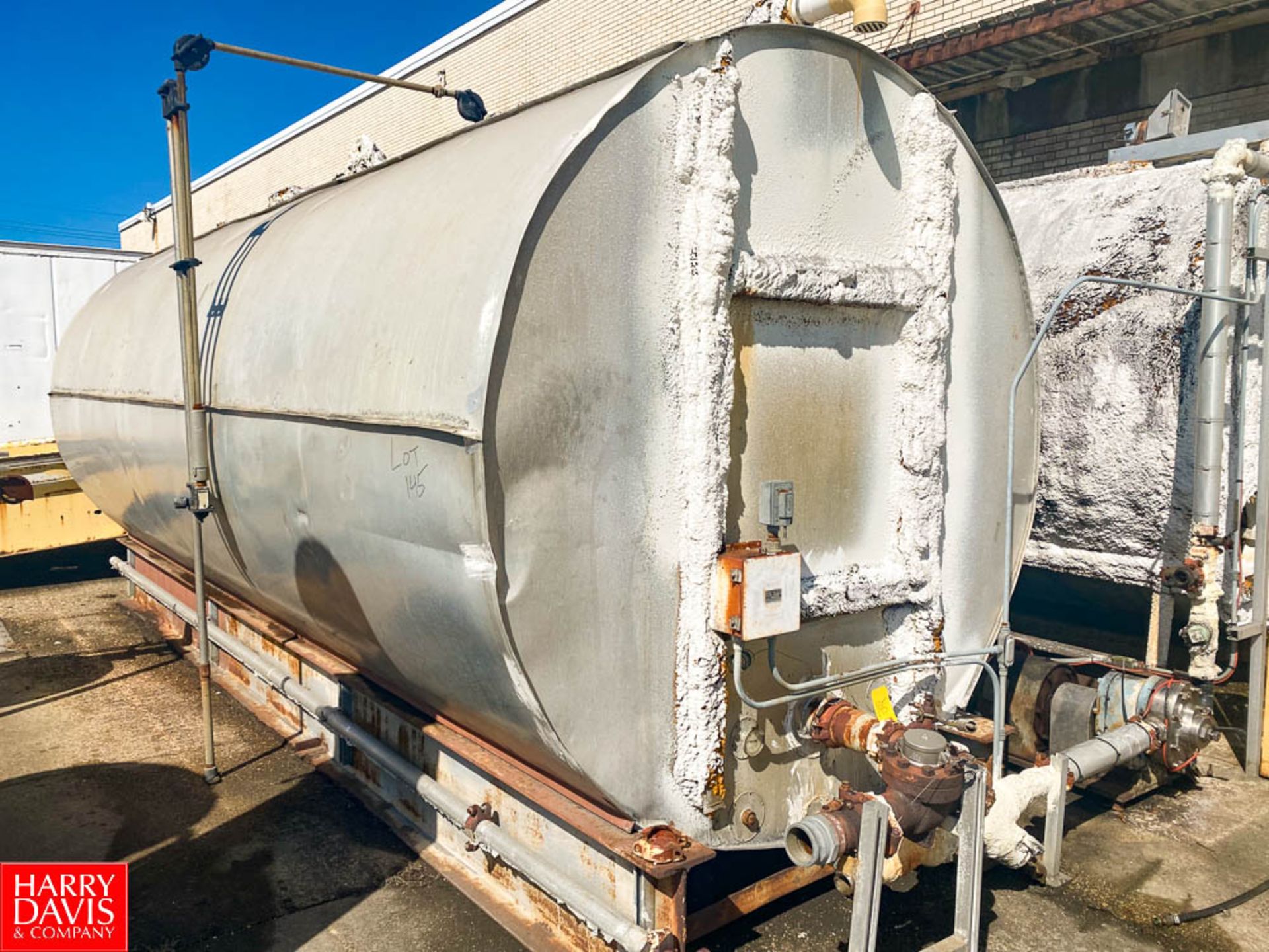 5,000 Gallon Insulated Epoxy-Lined Horizontal Fructose Tank with UV Sterilization Heating Pads -