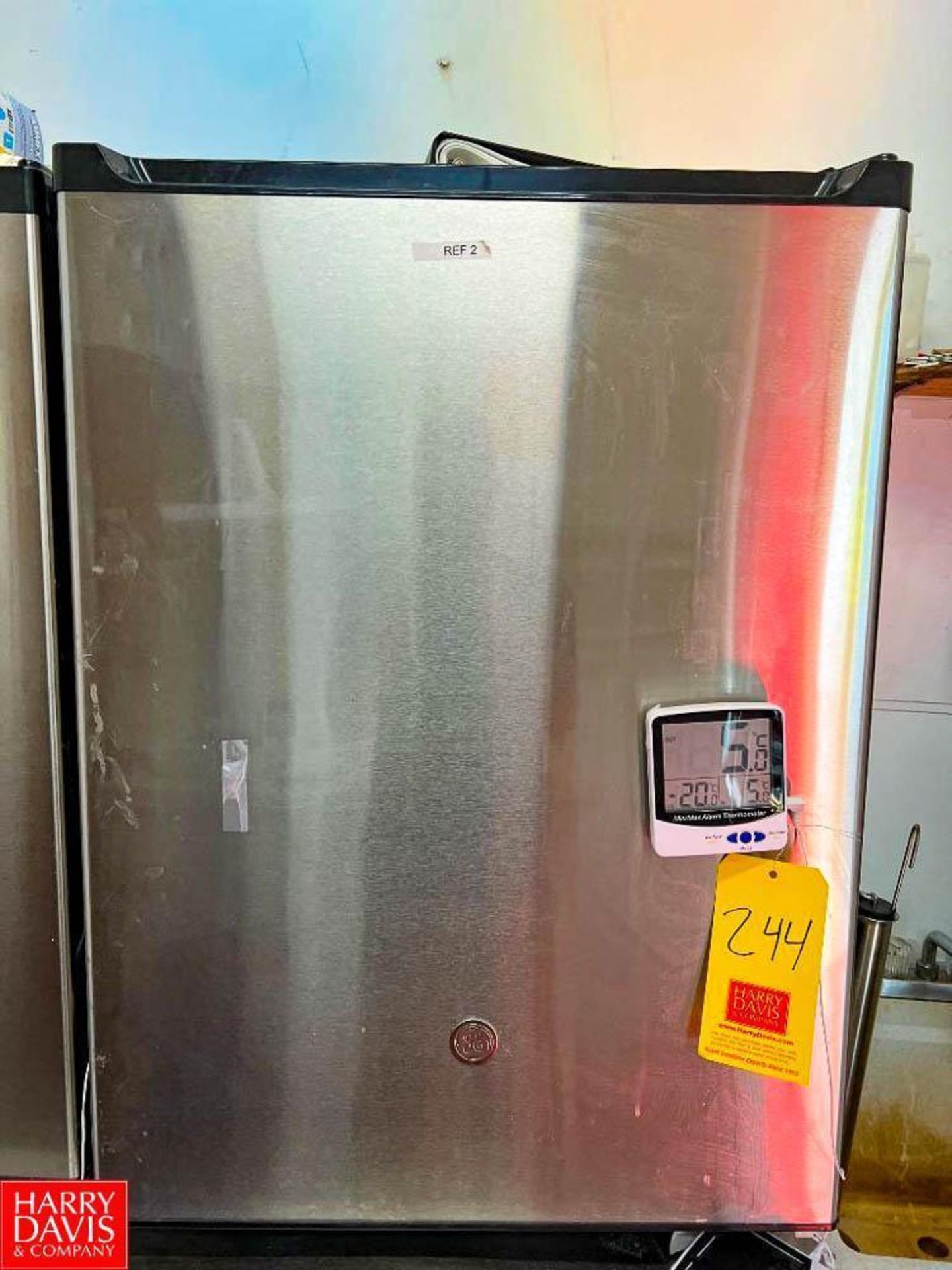 Ge Lab Refrigerator, Model: GCE06GSHBSB with Digital Thermometer - Image 2 of 2
