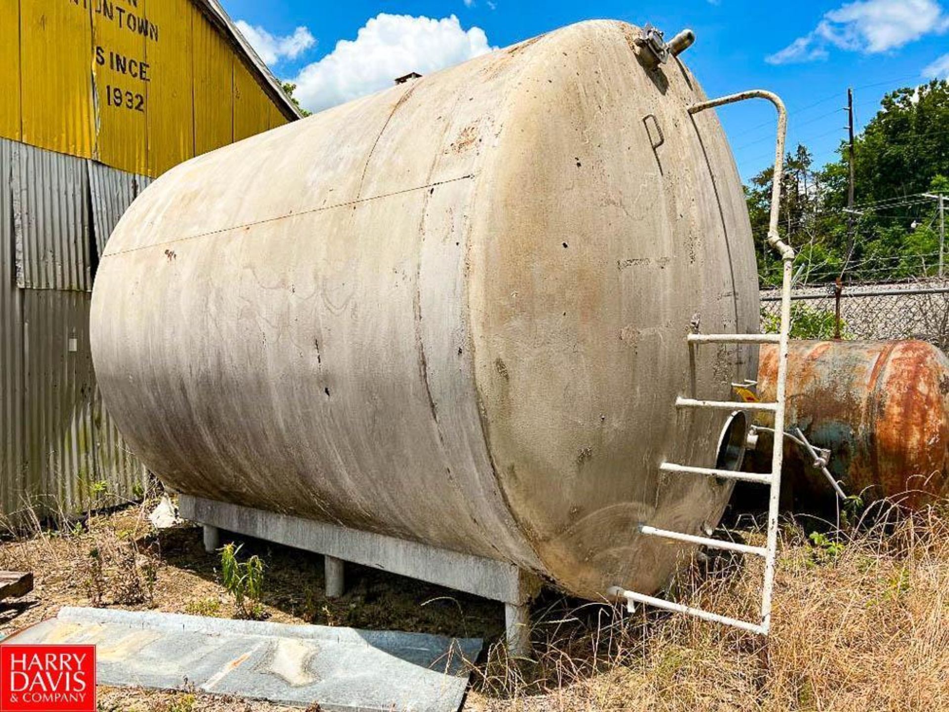 6,000 Gallon Jacketed S/S Horizontal Tank