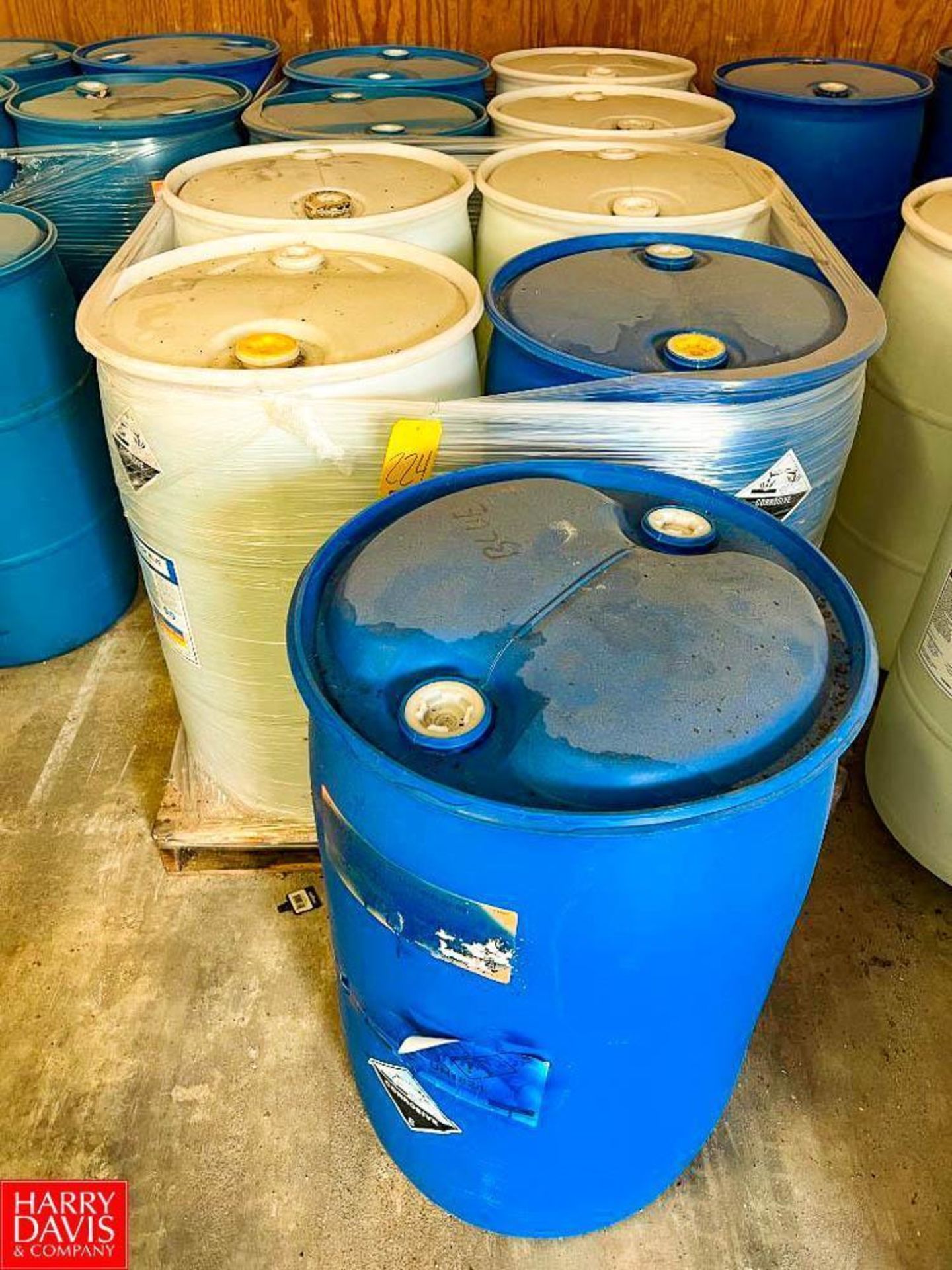 55 Gallon Barrels Guardian 2000 CIP Blue Chlorinated Alkaline CIP Cleaner - Image 3 of 4