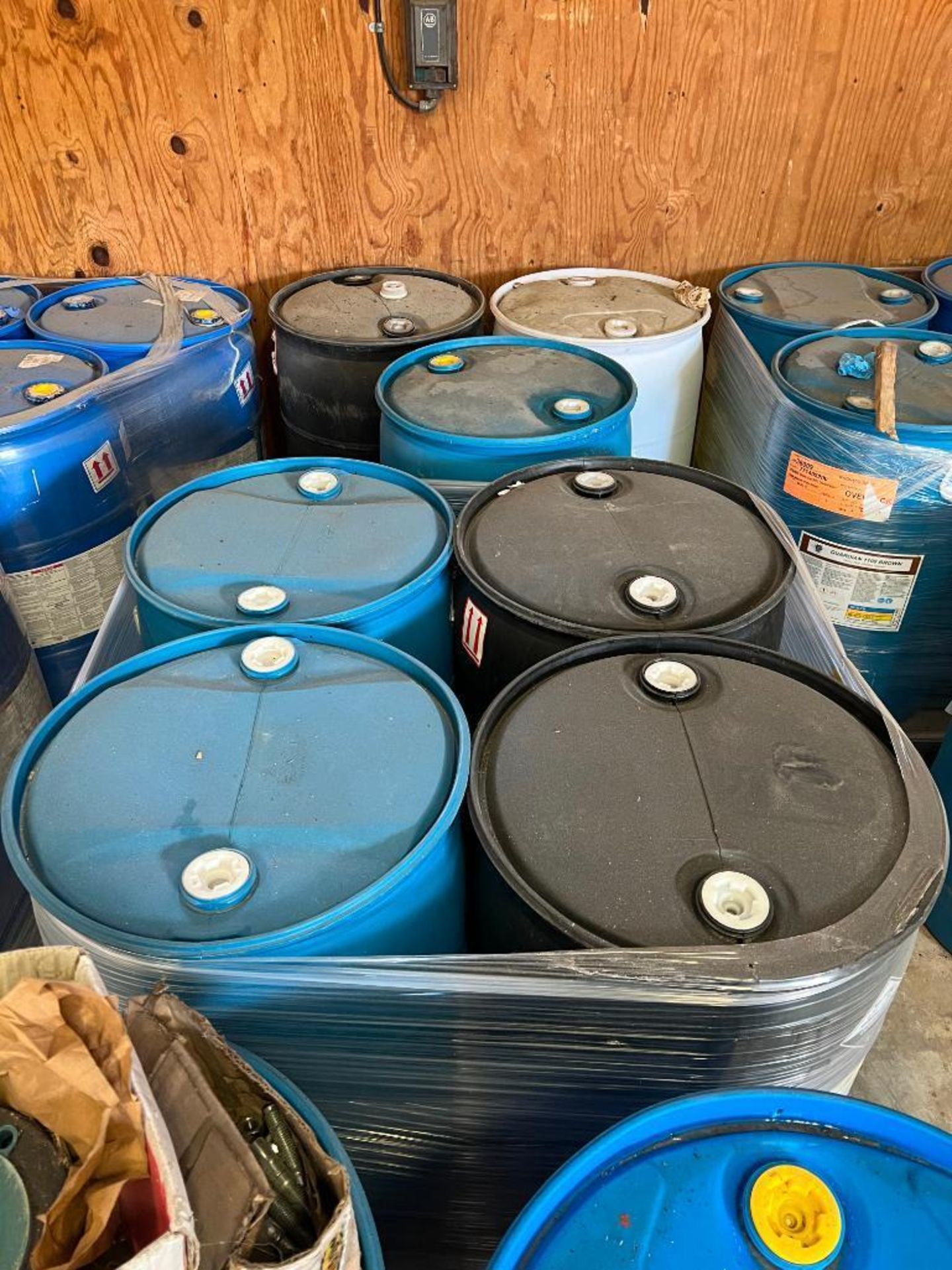 55 Gallon Barrels Guardian 2500 Yellow Alkaline Foam Cleaner - Image 4 of 4